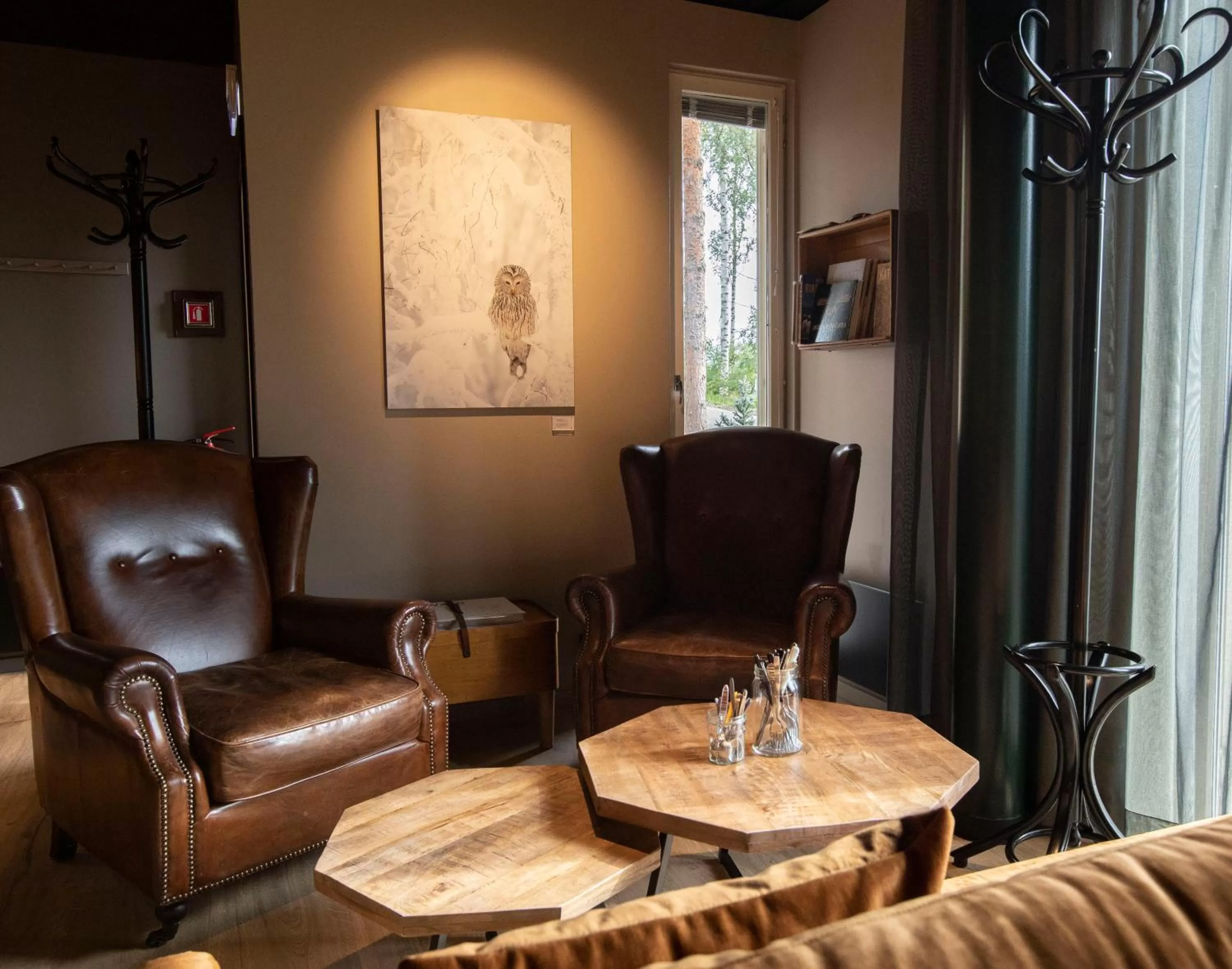 Lounge or bar in Haltia Lake Lodge nature boutique hotel & glamping