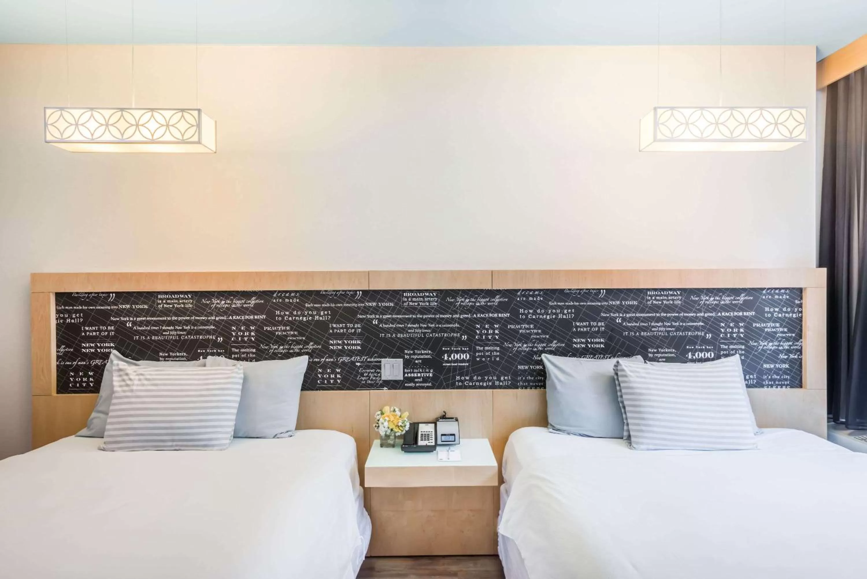 Photo of the whole room, Bed in TRYP by Wyndham New York City Times Square - Midtown