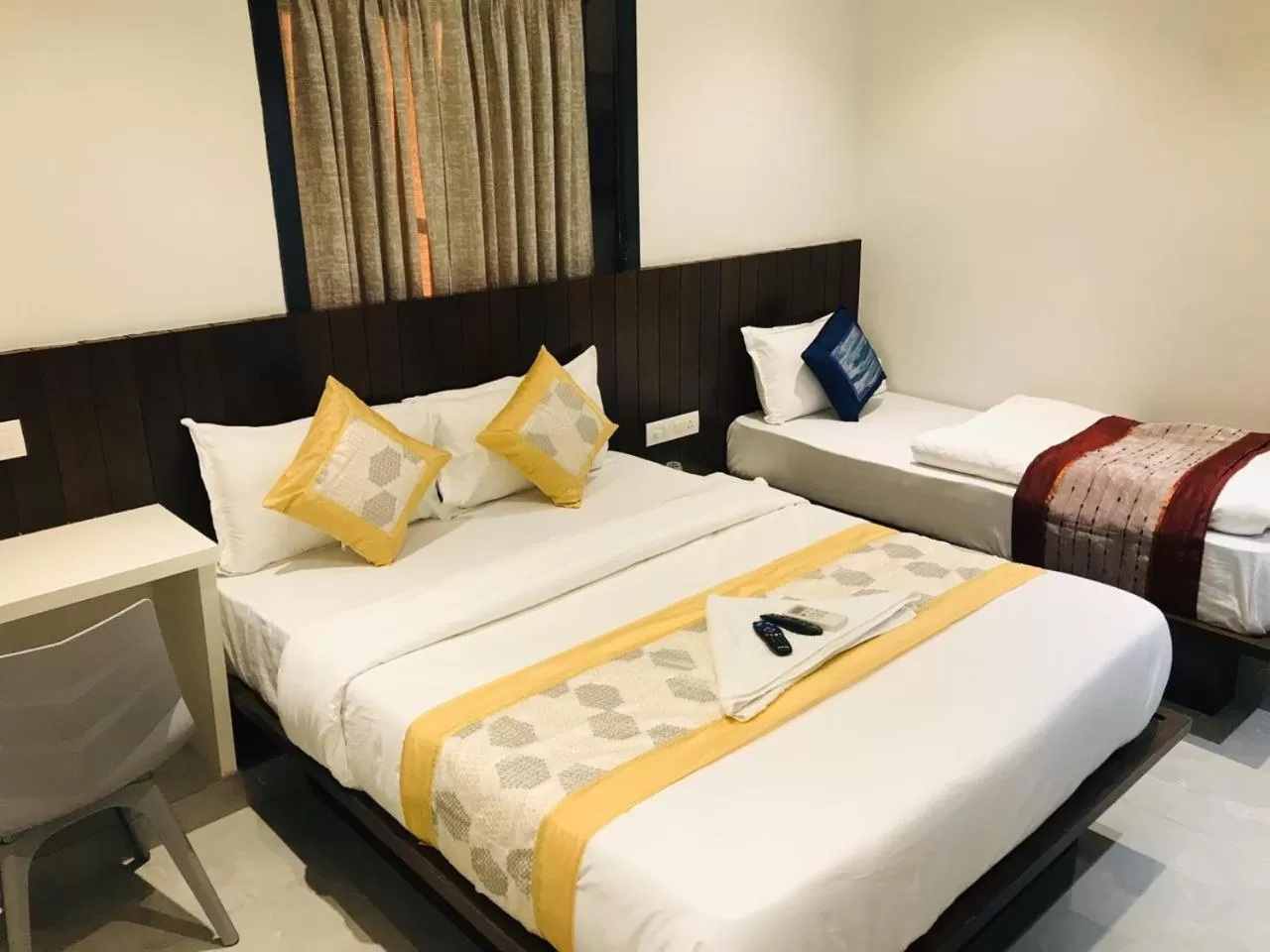 Bed in Hotel Flora Suites - Fort