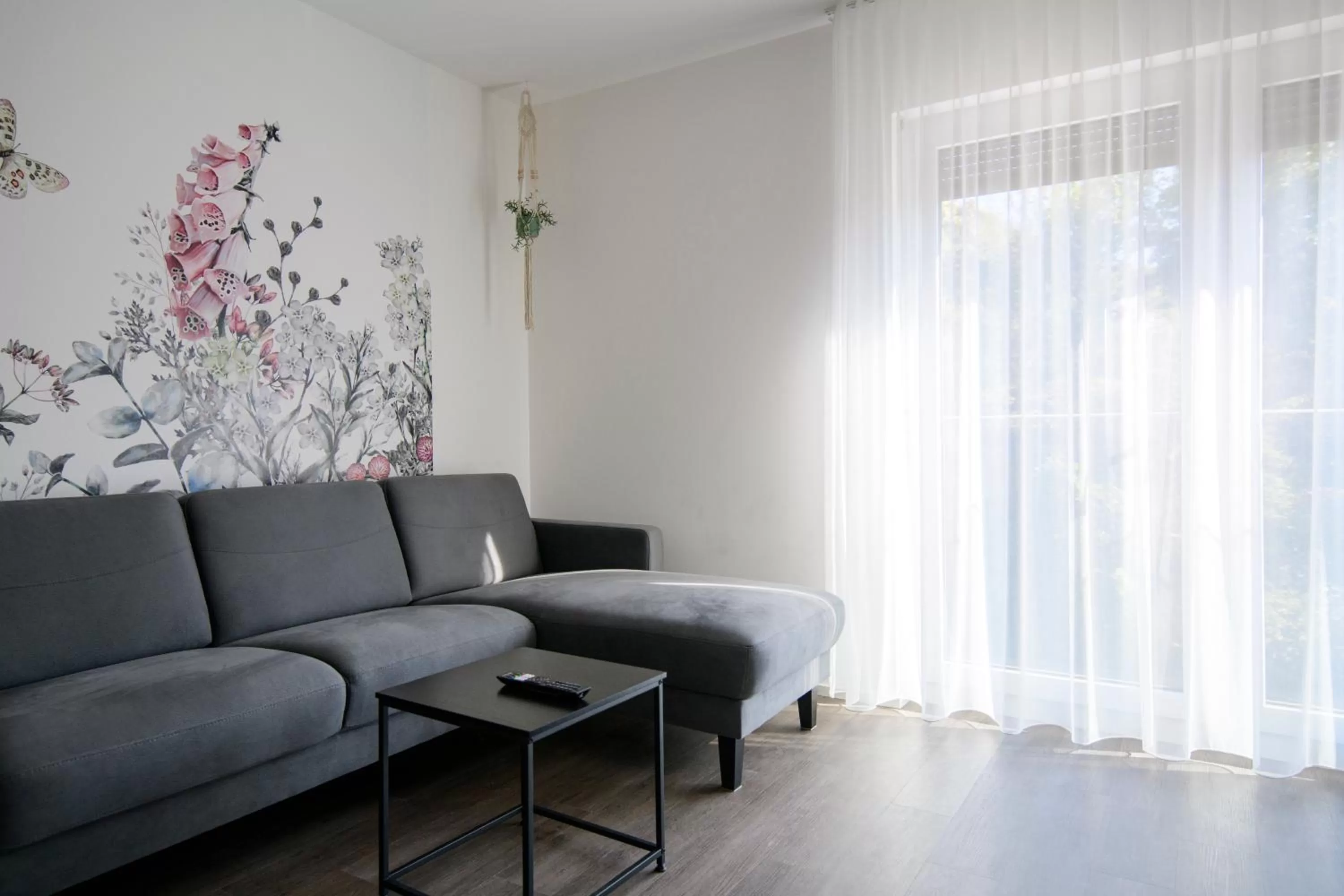 Living room in Smart & Stay Aparthotel Saarbrücken Süd - Self-Check-In - Free Parking