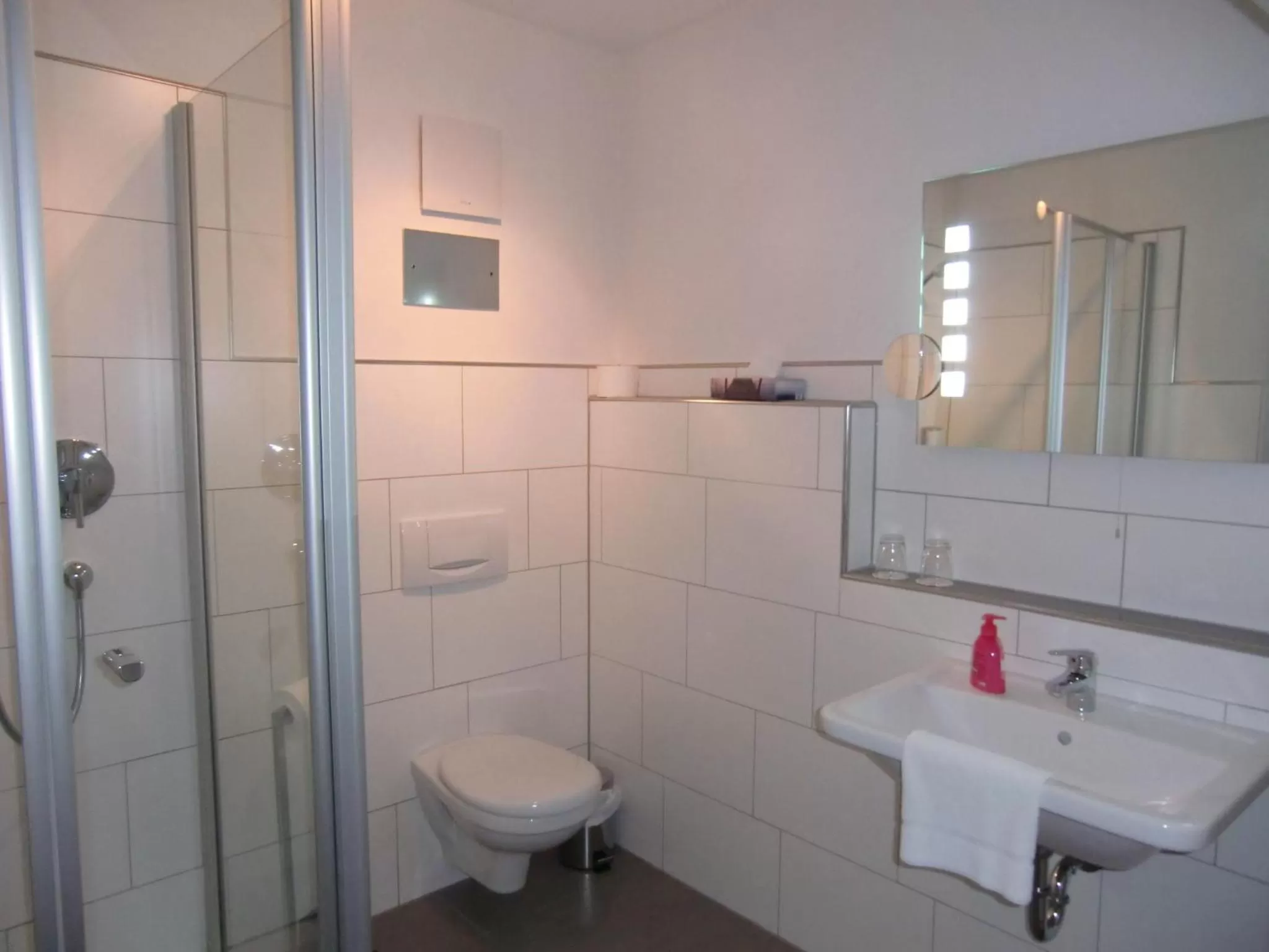 Shower in Kolping-Hotel