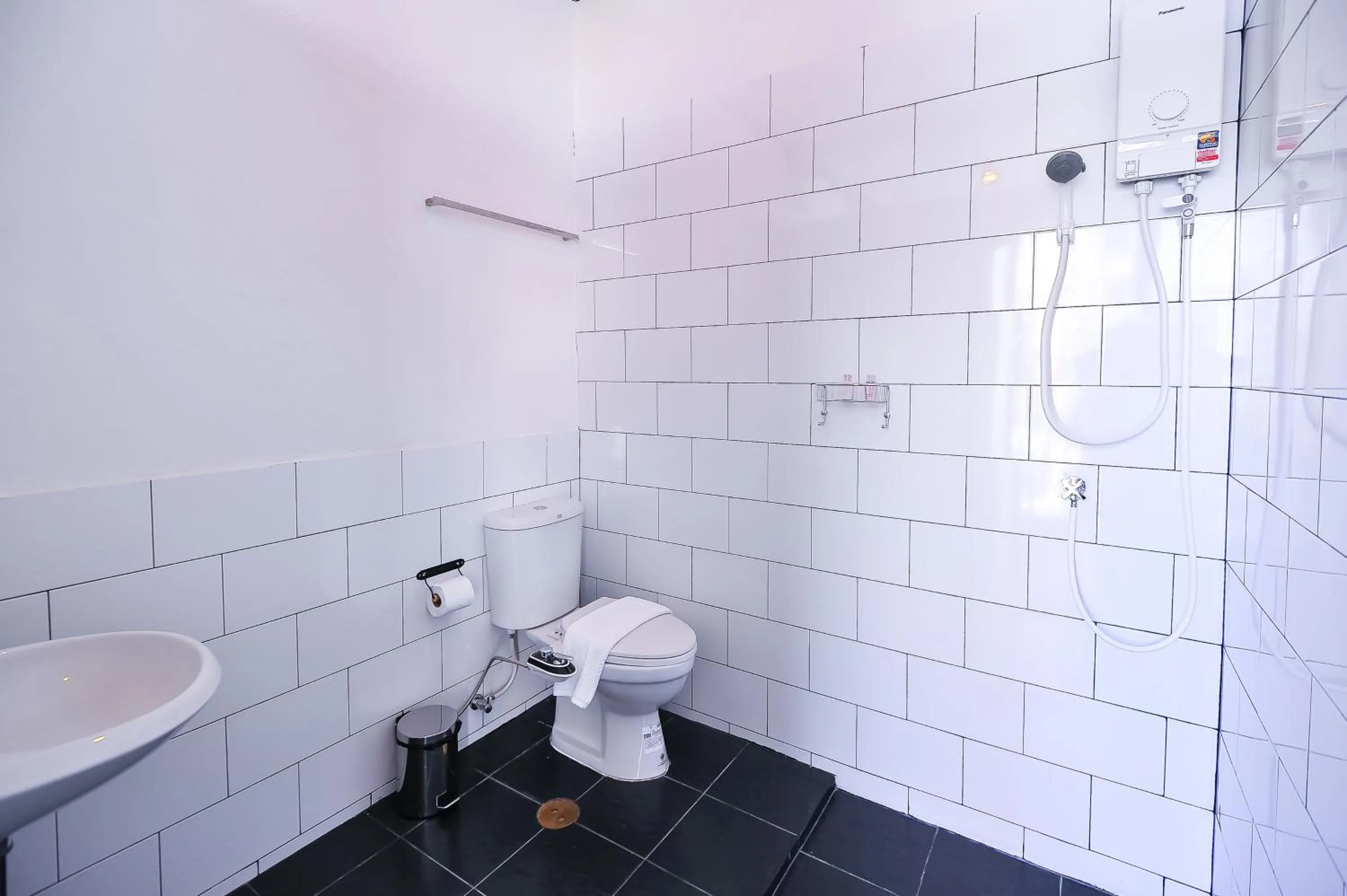 Shower in Glur Phuket Patong Beach