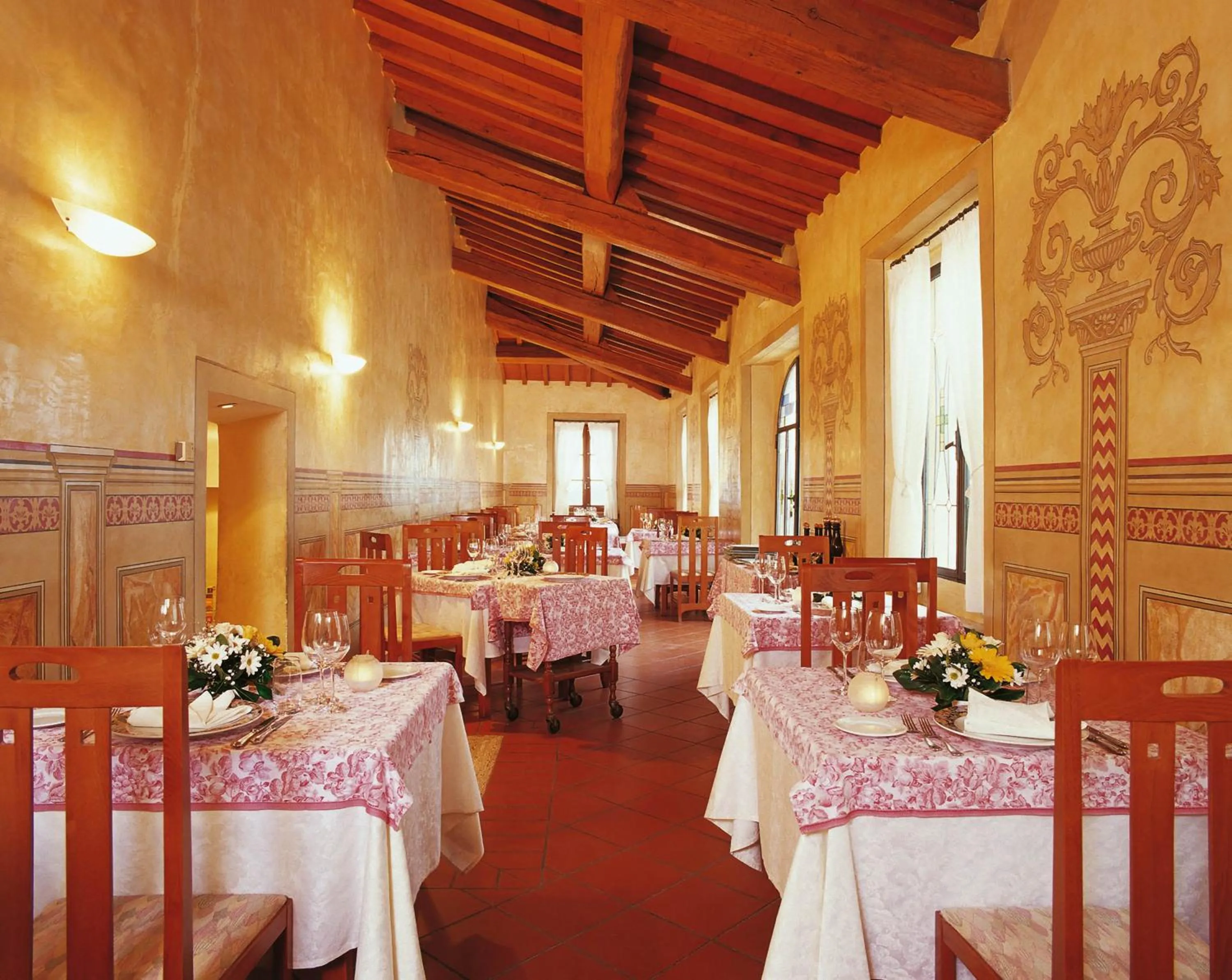 Restaurant/places to eat in Hotel Villa San Lucchese