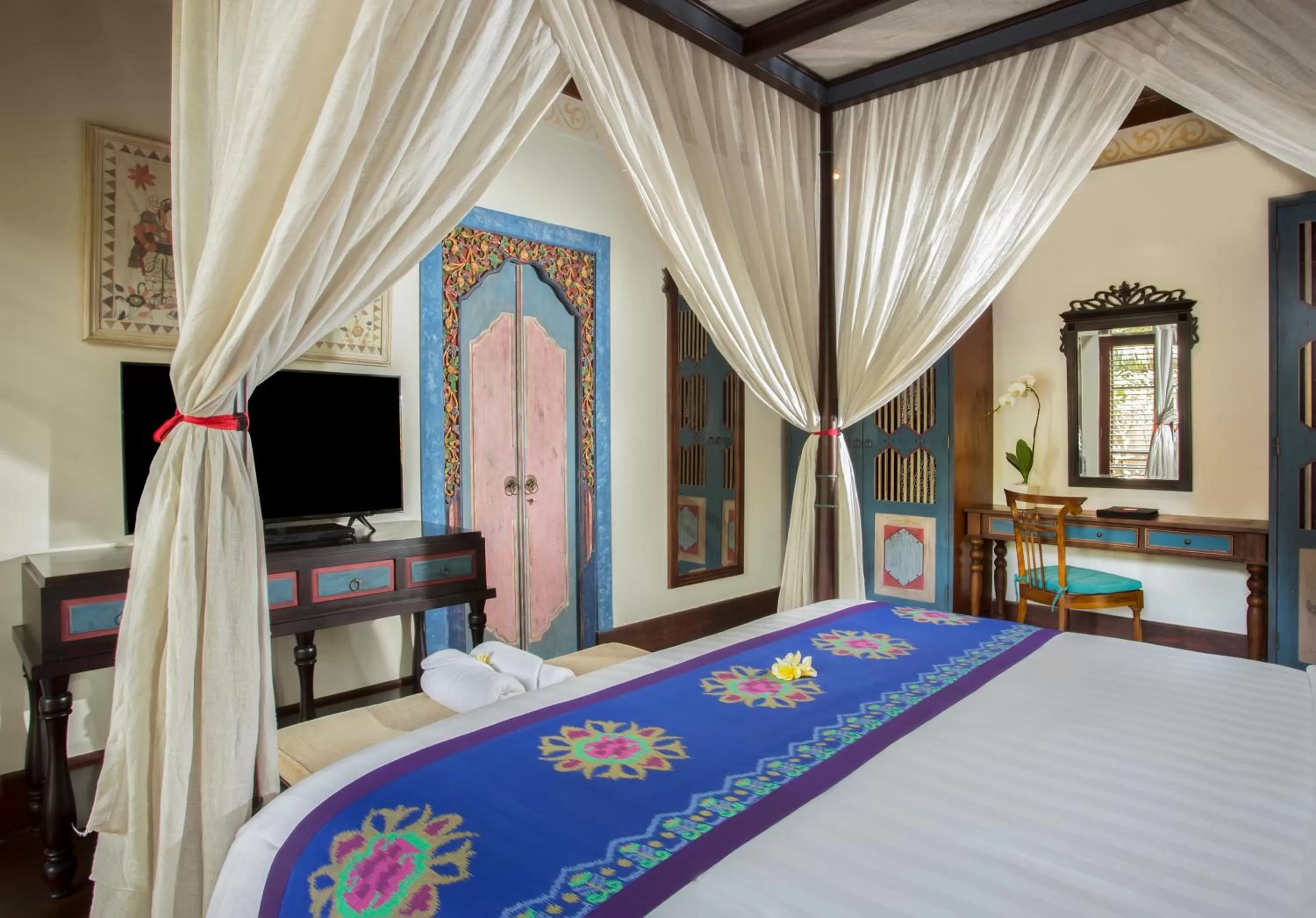Bed in Dwaraka The Royal Villas