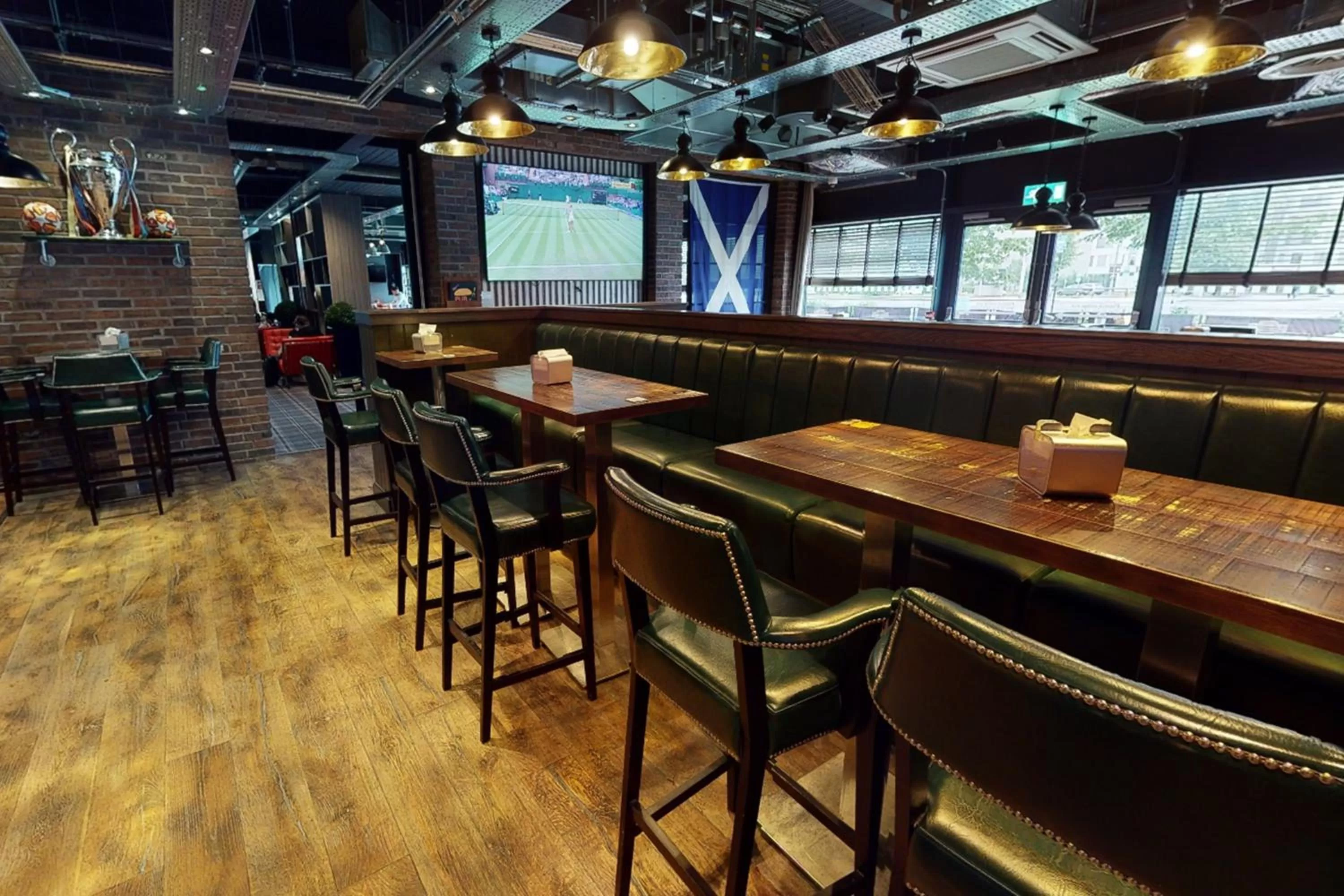 Lounge or bar in Village Hotel Aberdeen