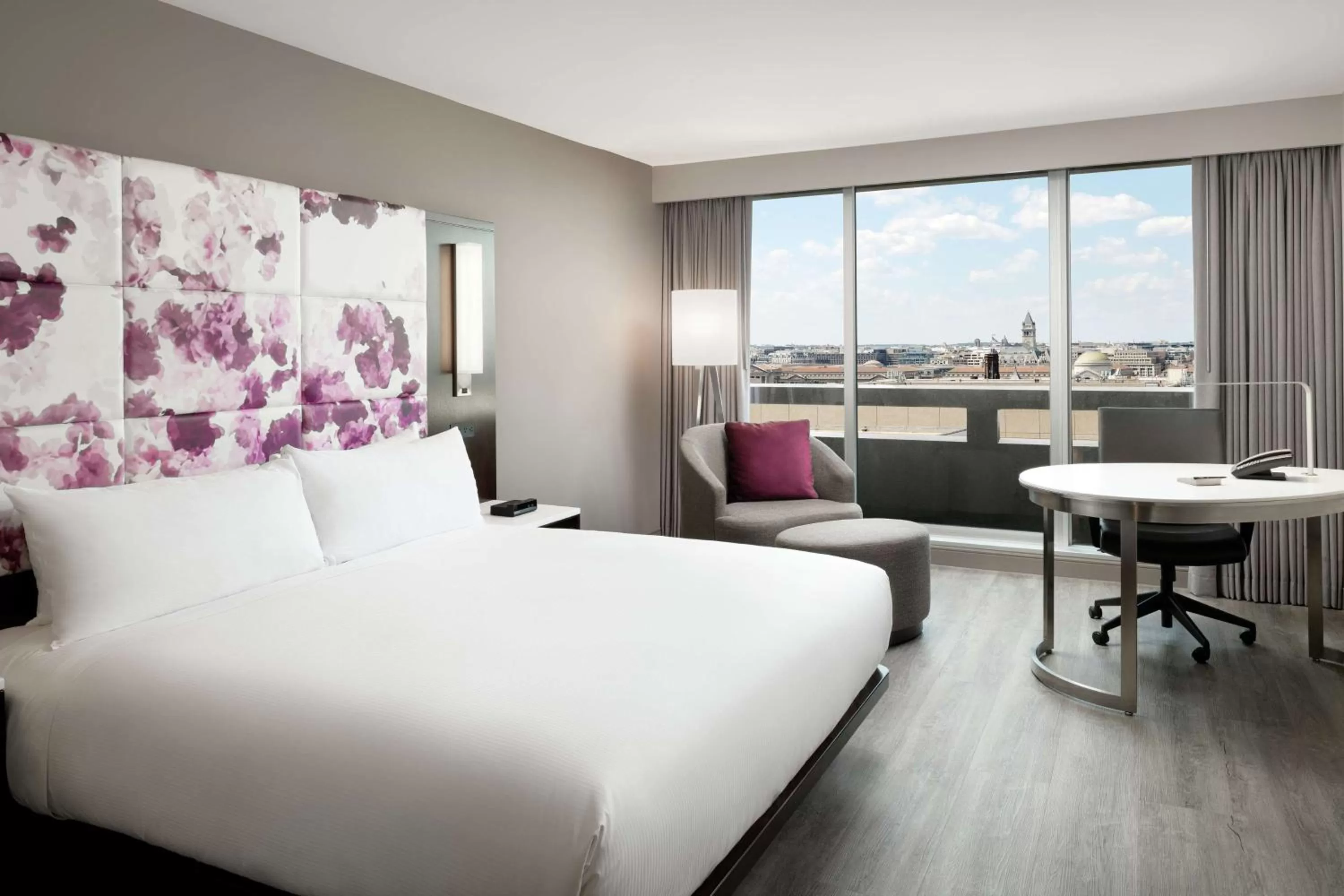 Bedroom, Bed in Hilton Washington DC National Mall The Wharf