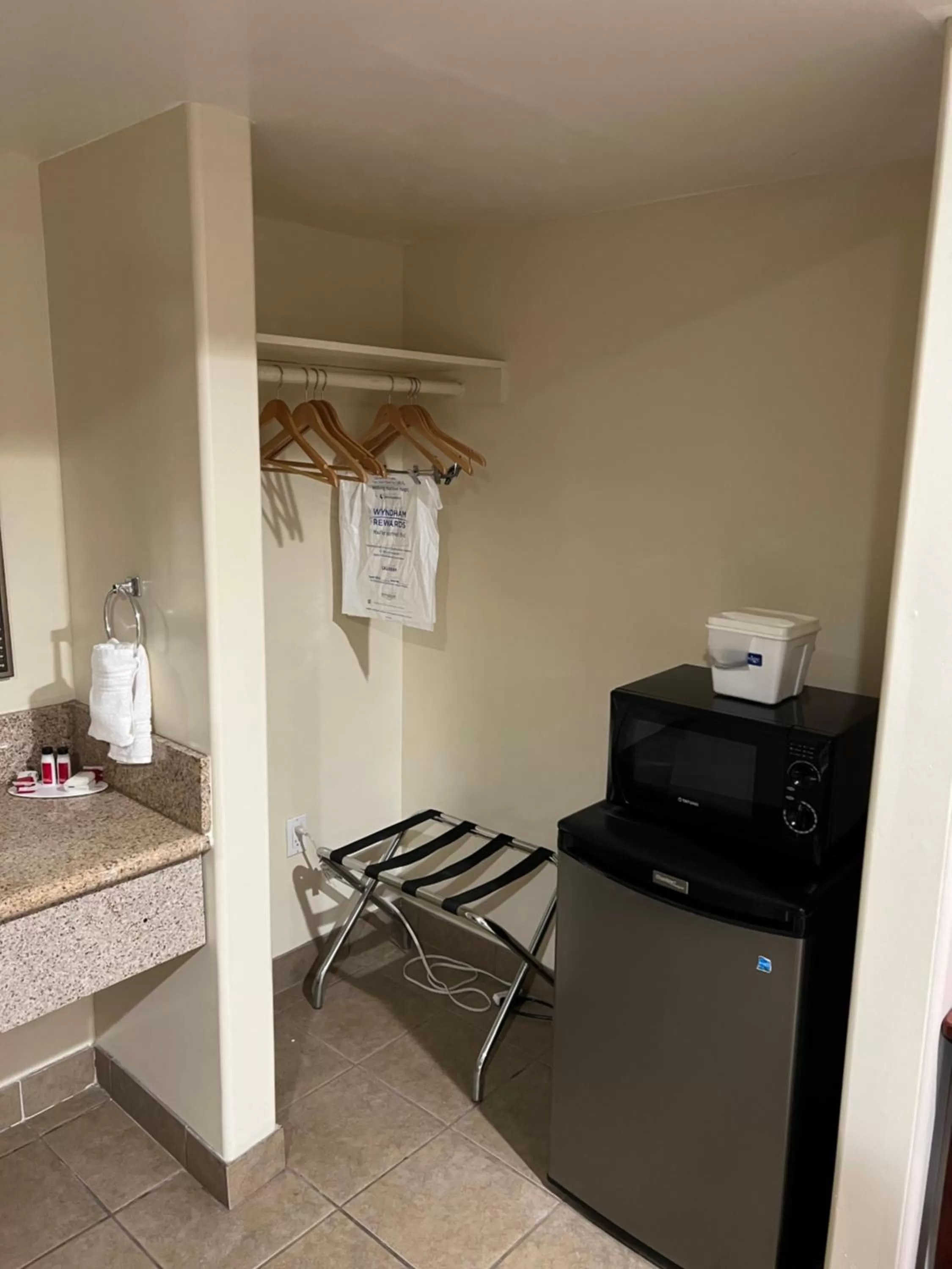 Travelodge by Wyndham Brea