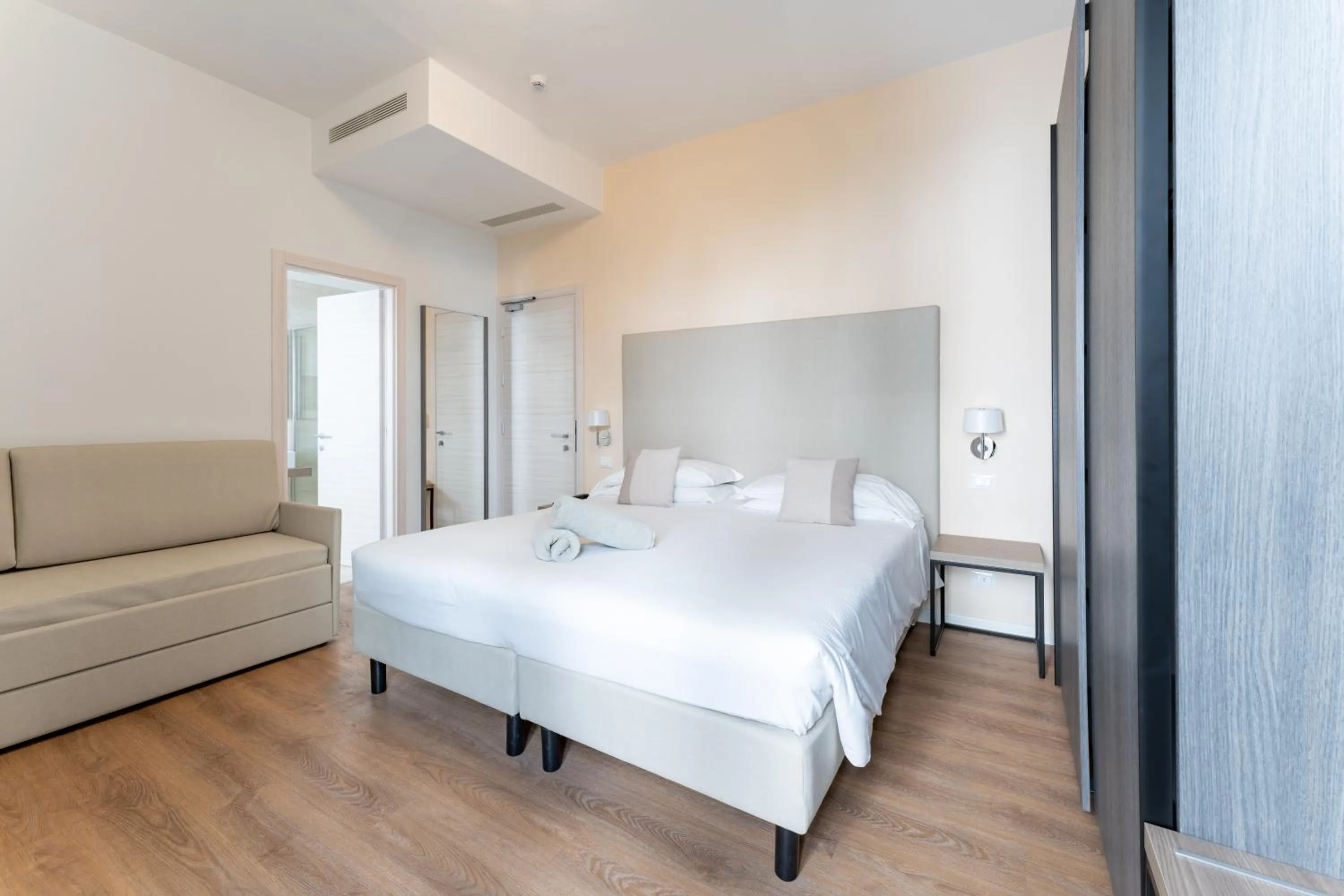 Bed in Hotel Excelsior