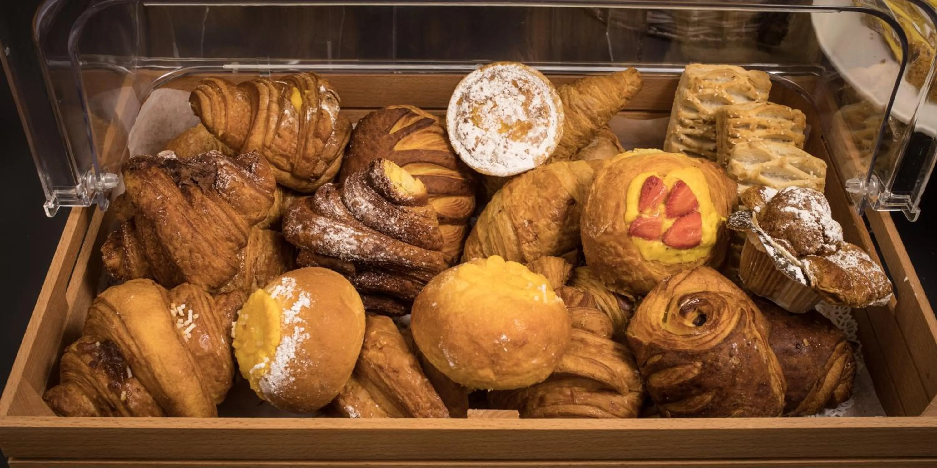 Food and drinks in Hotel The Cube