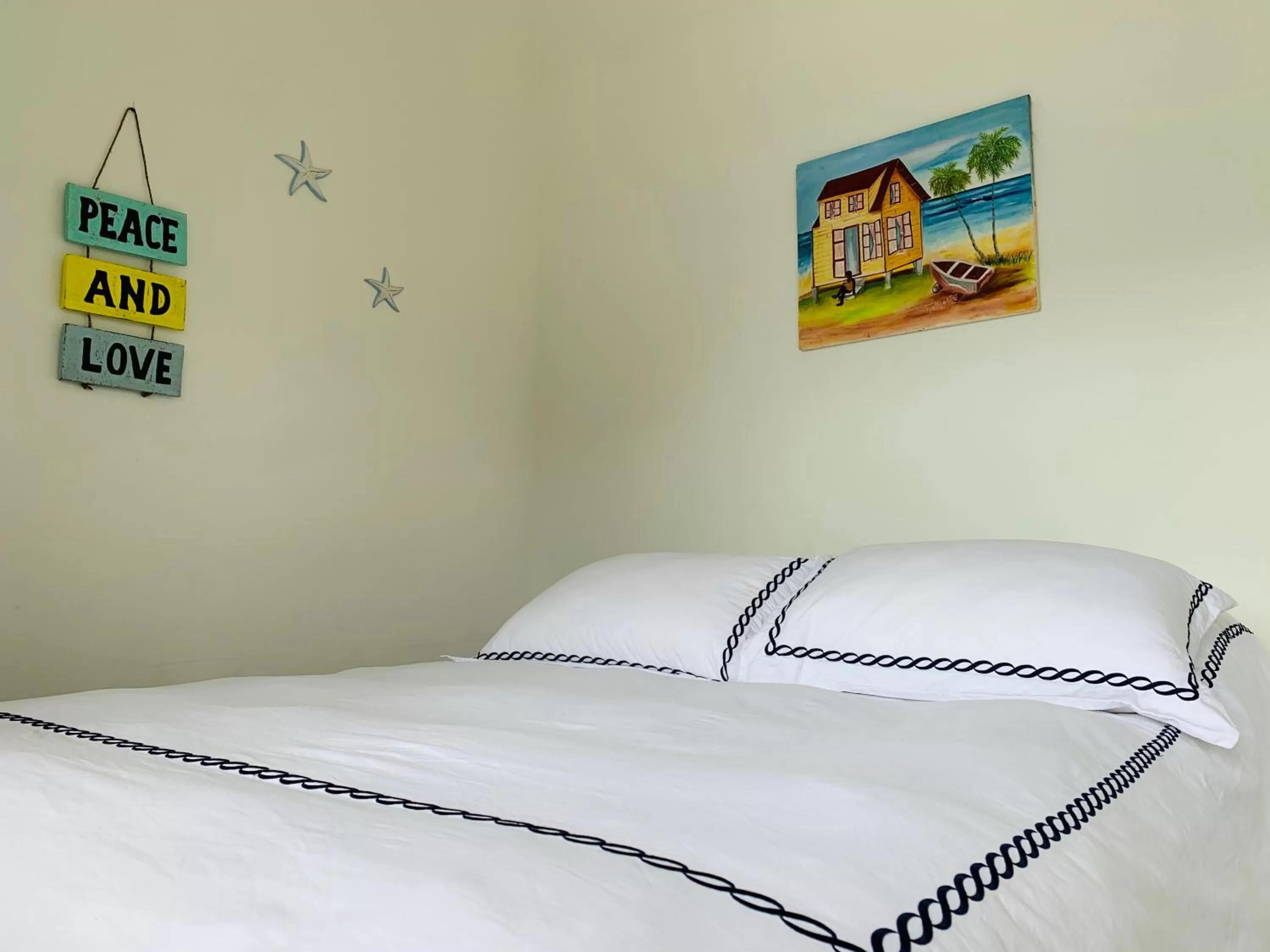 Bed in Be Happy Hotel