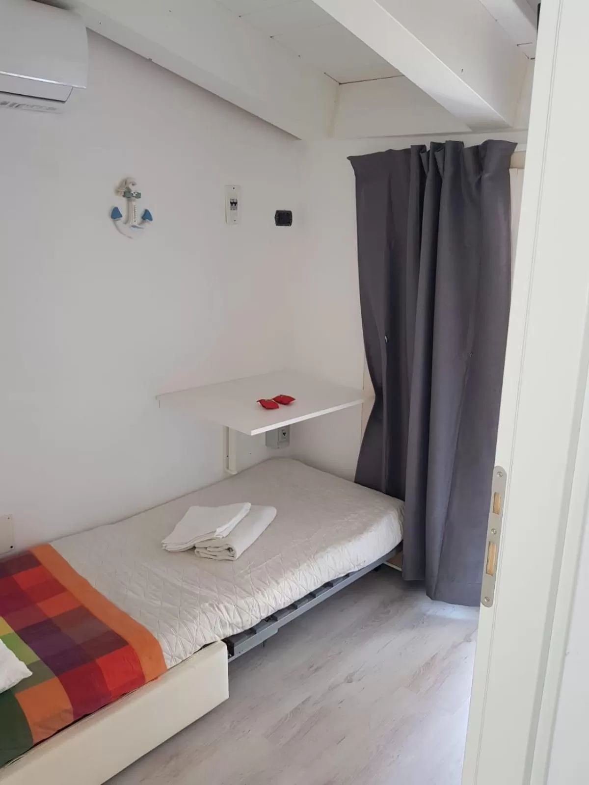 Dormi da me sul mare