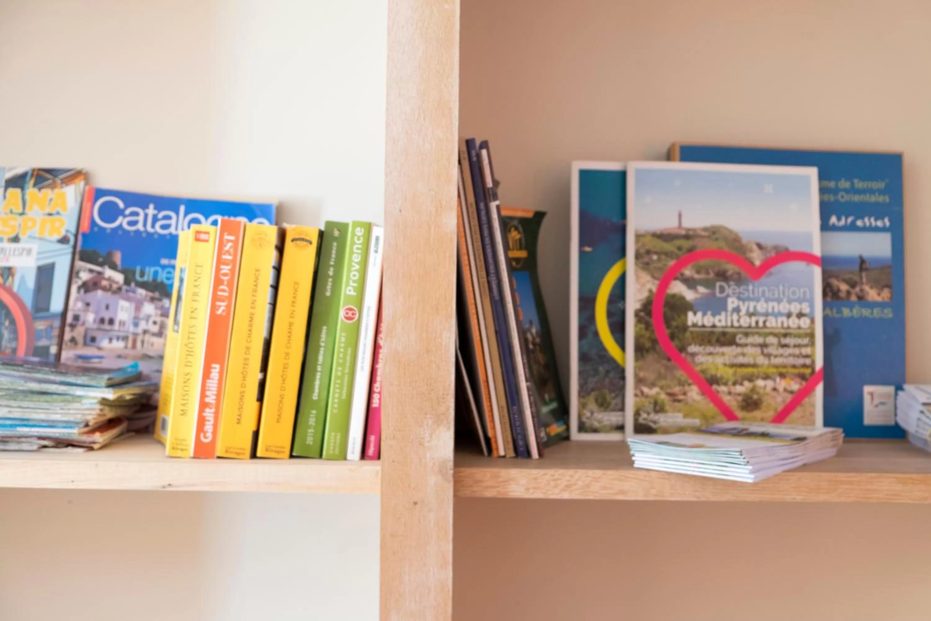 Library in Chambres d hôtes du Castell de Blés