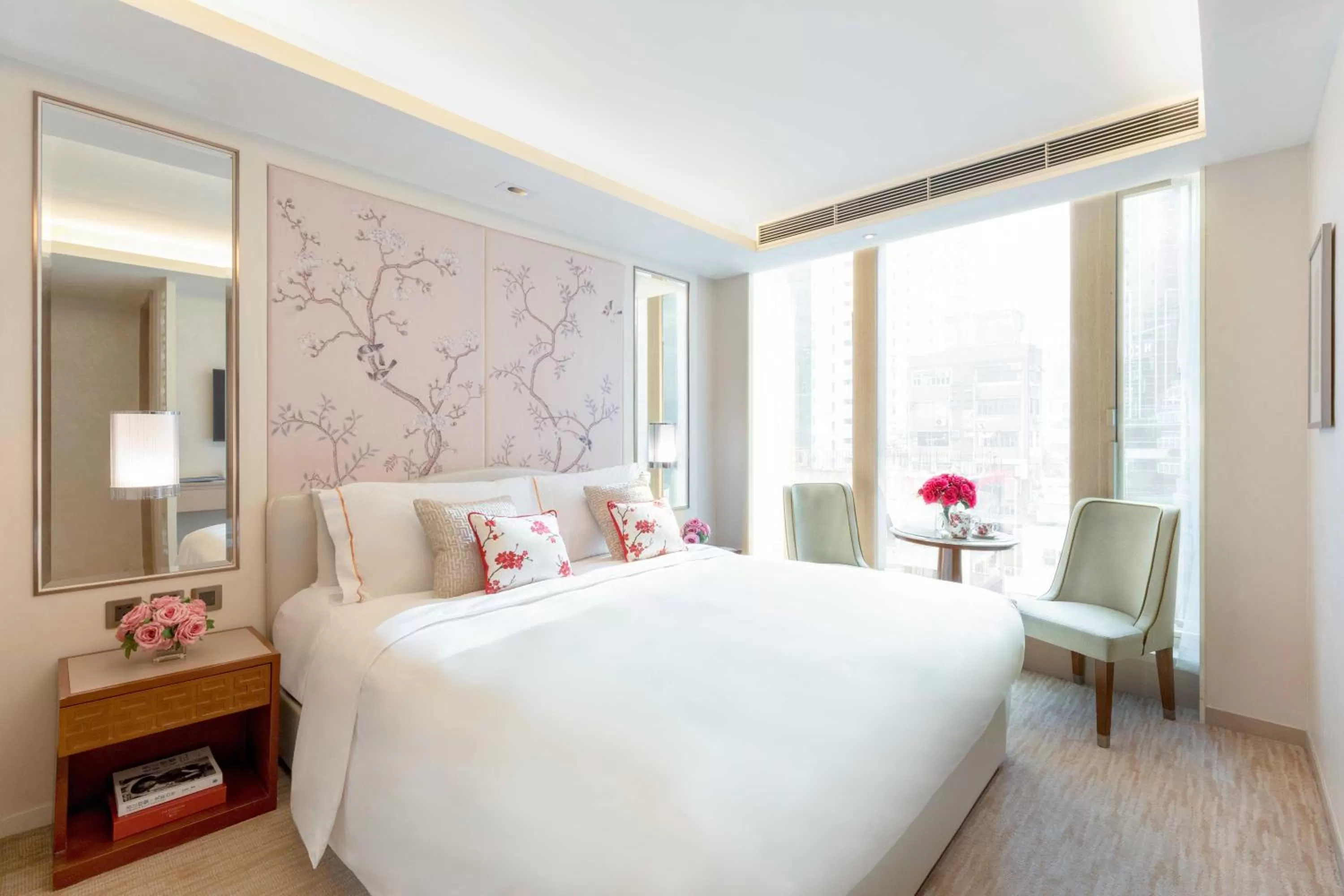 Bedroom, Bed in The Pottinger Hong Kong
