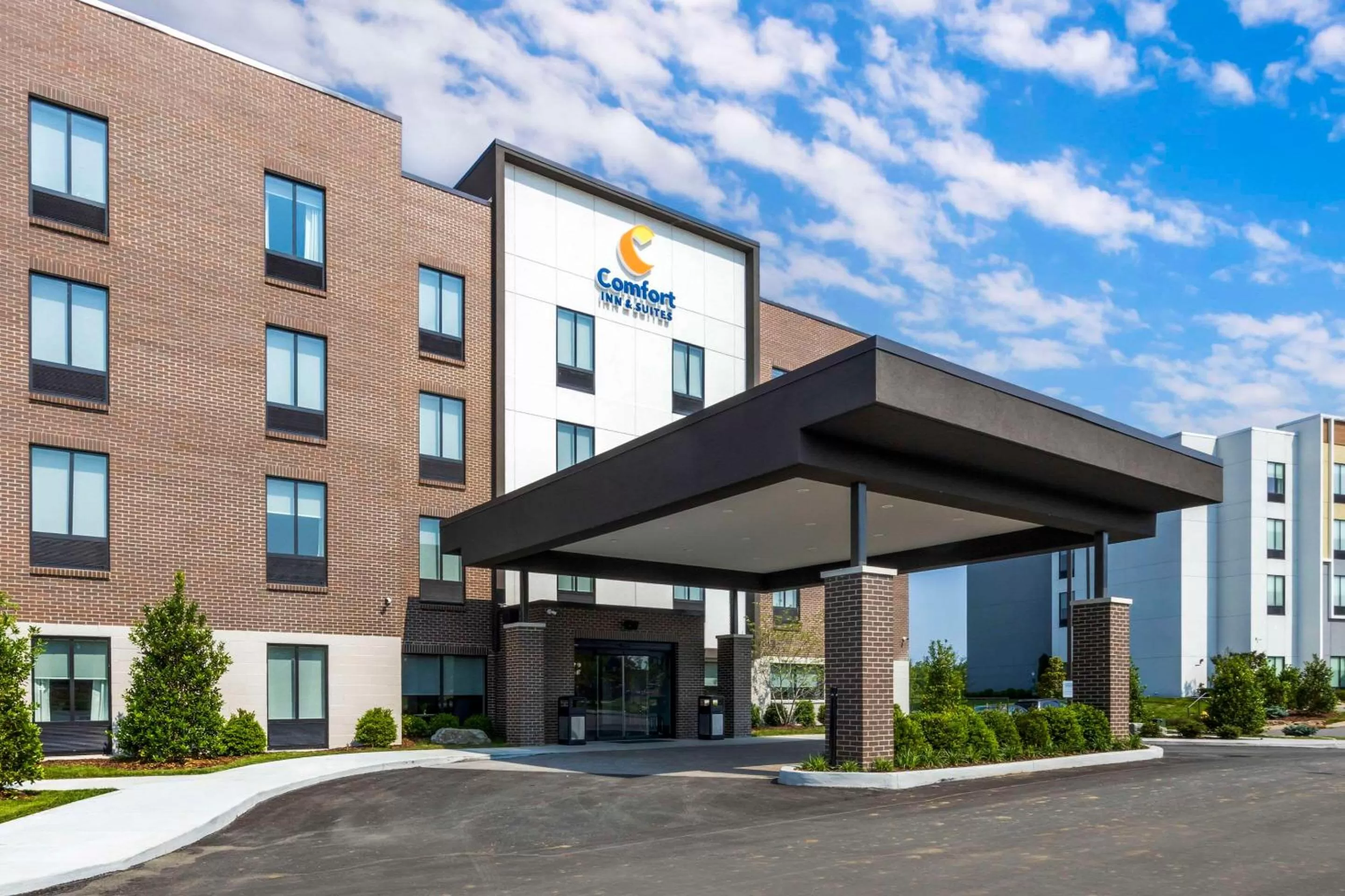 Property building in Comfort Inn & Suites Gallatin - Nashville Metro