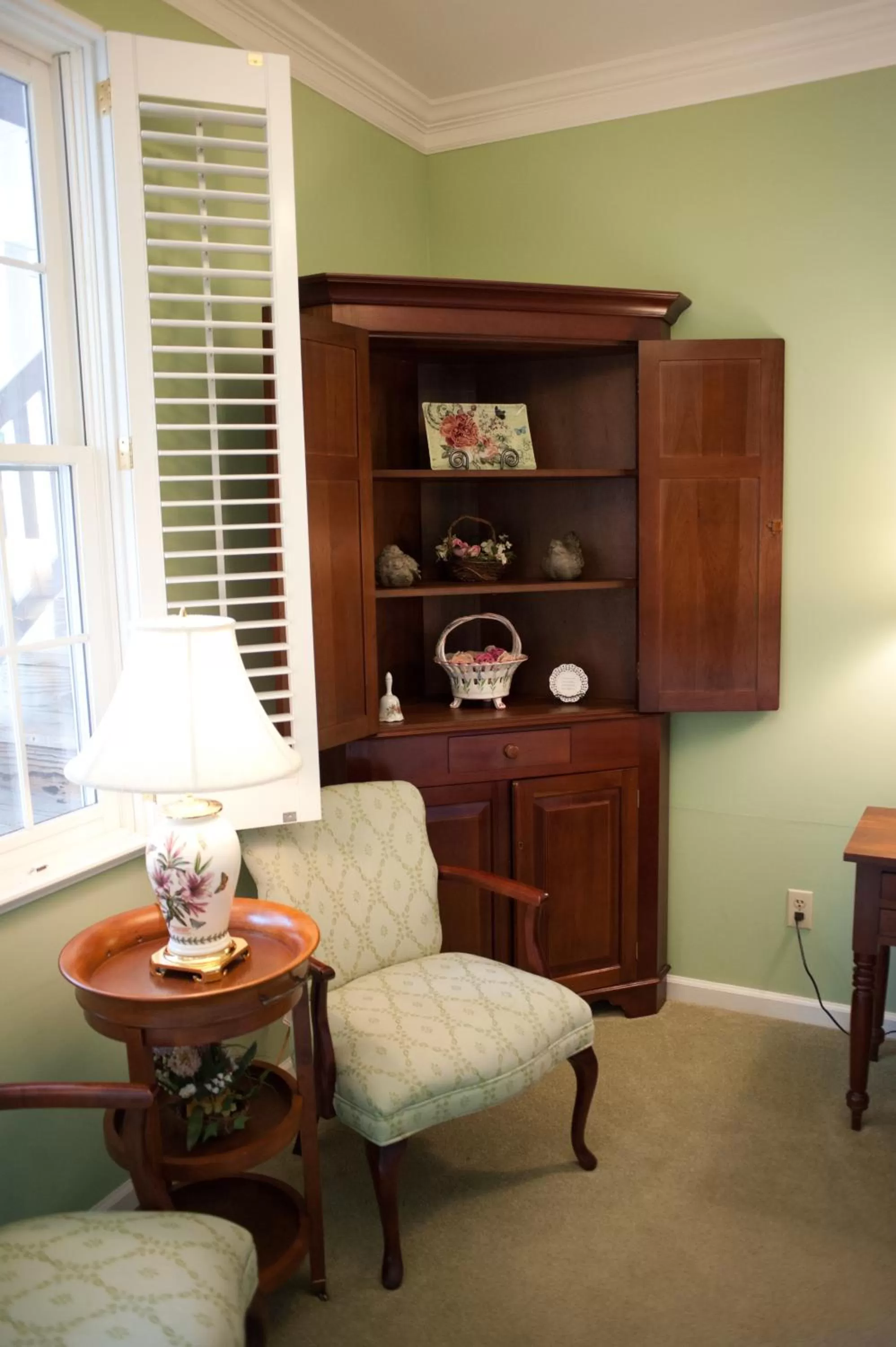 Decorative detail in Green Tree Inn