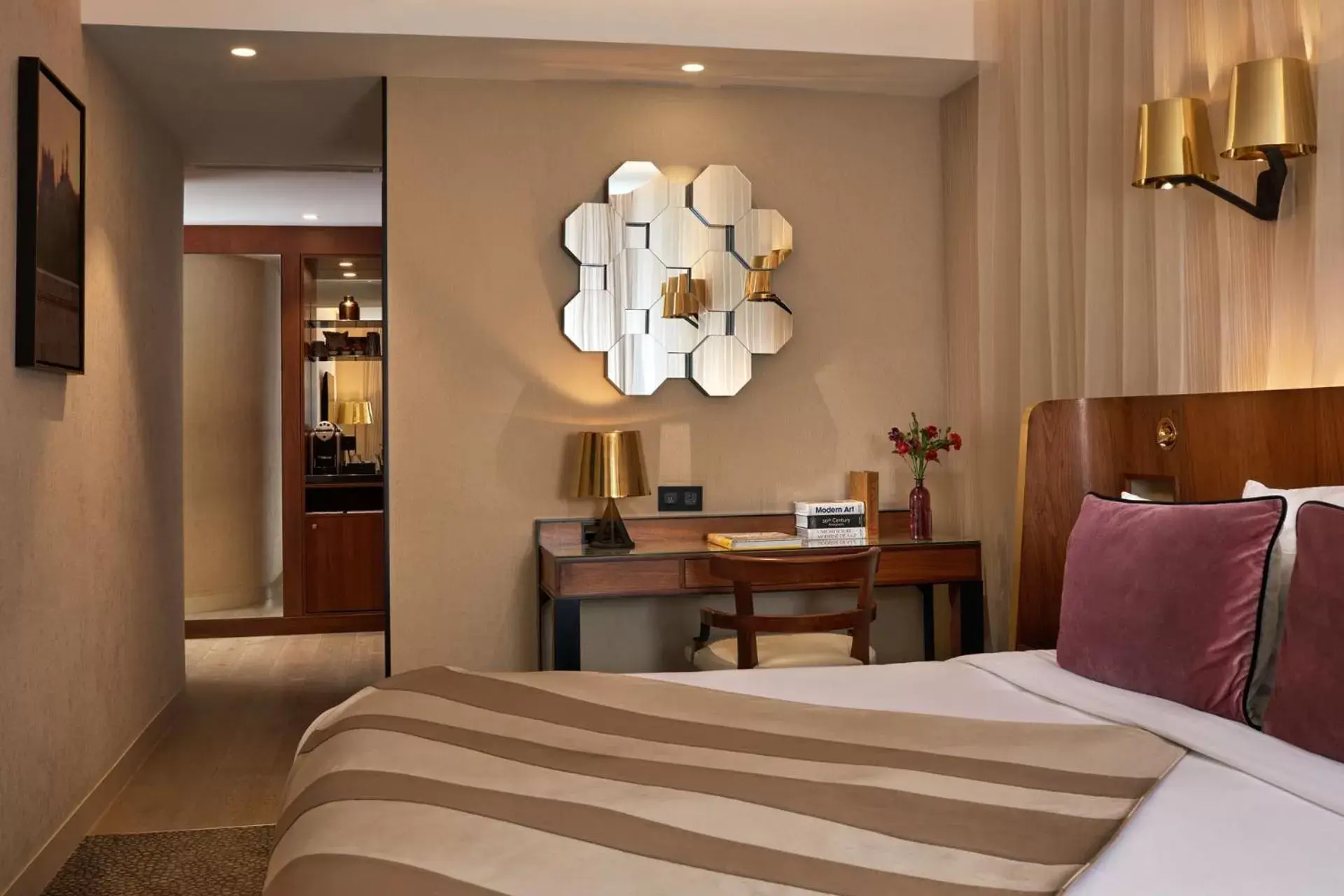 Deluxe Twin Room in Maison Albar - Le Pont-Neuf Deluxe Twin Room in Maison Albar - Le Pont-Neuf