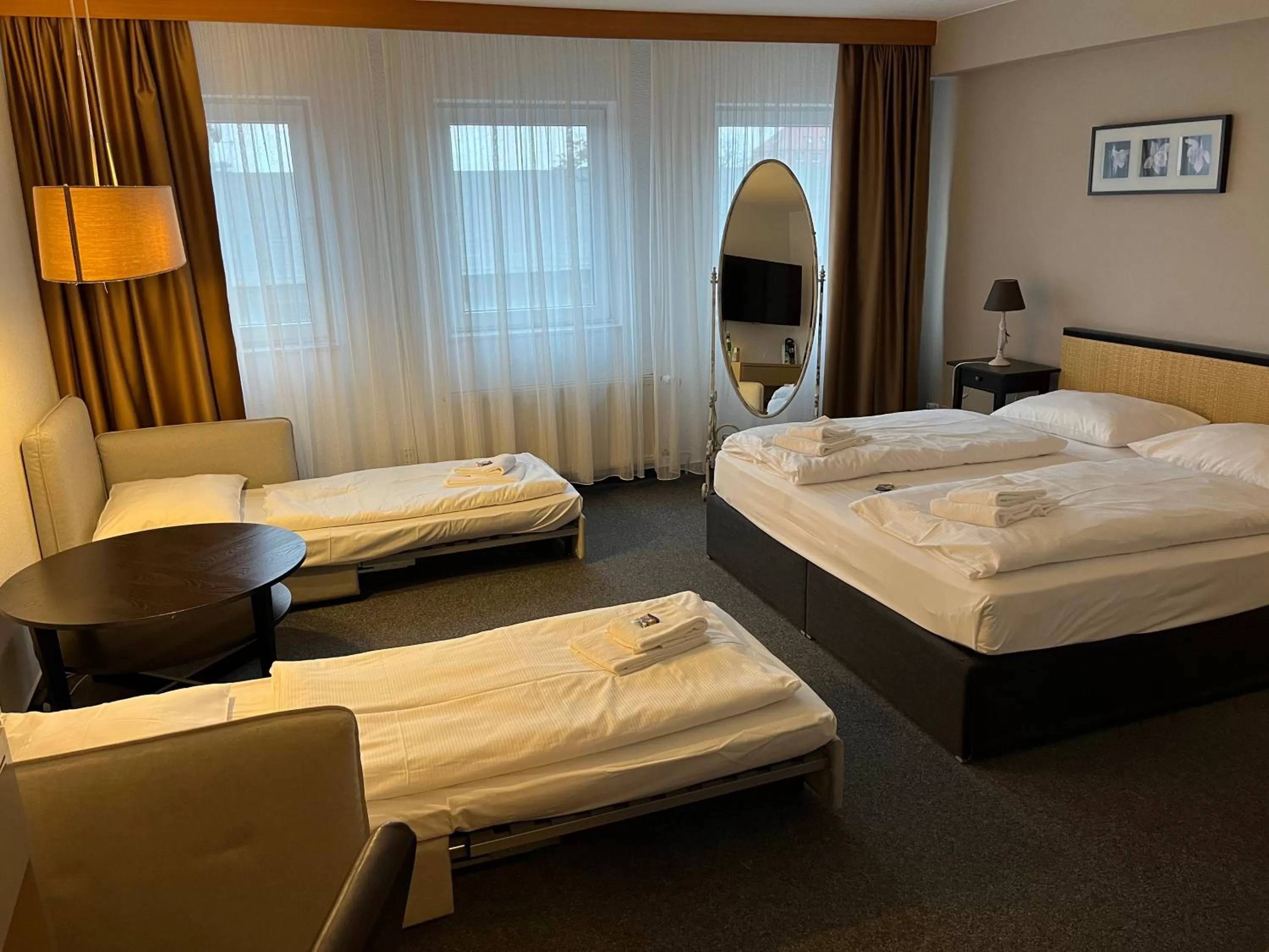 Staff, Bed in astral'Inn Leipzig Hotel & Restaurant