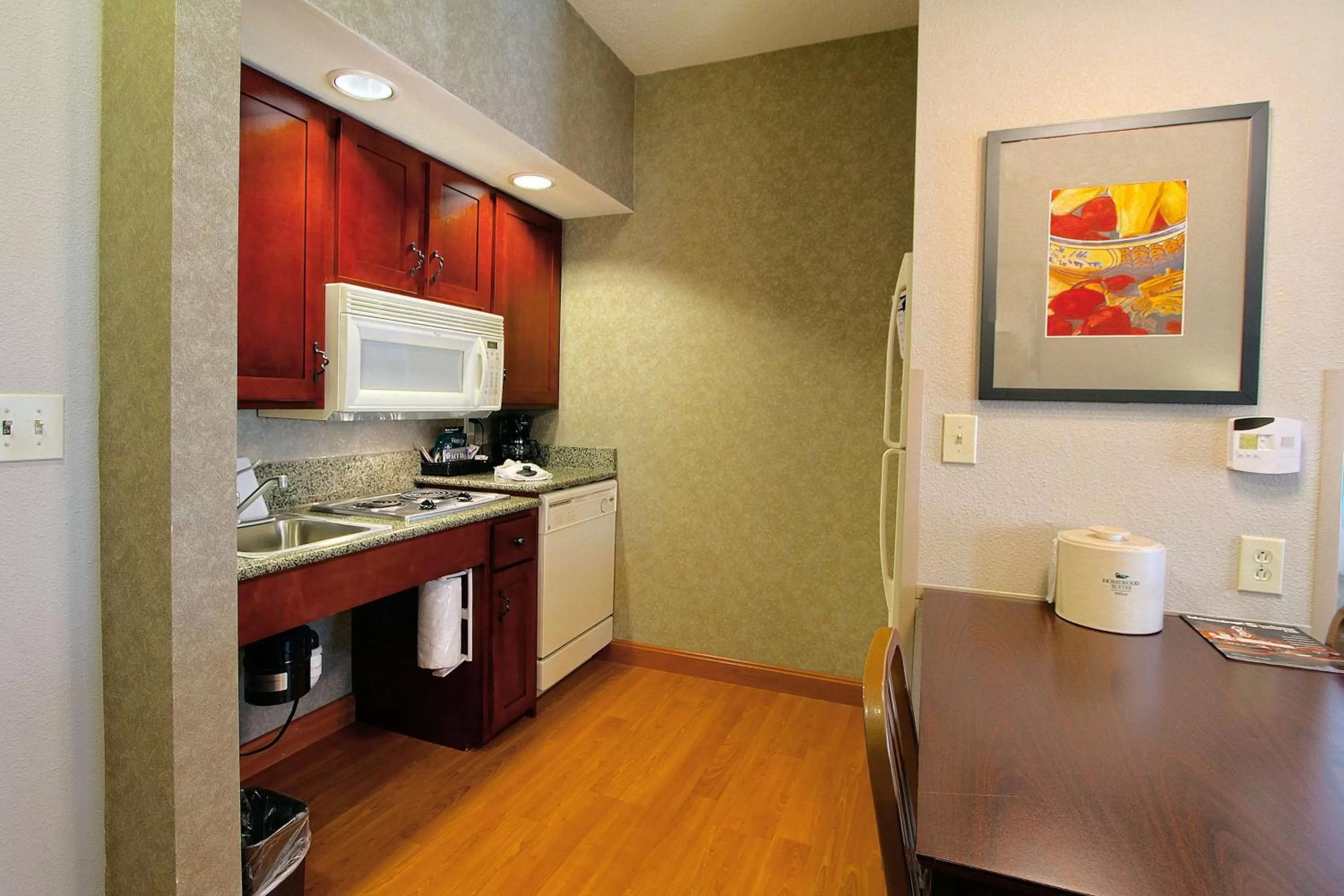 Kitchen or kitchenette in Homewood Suites by Hilton Bloomington
