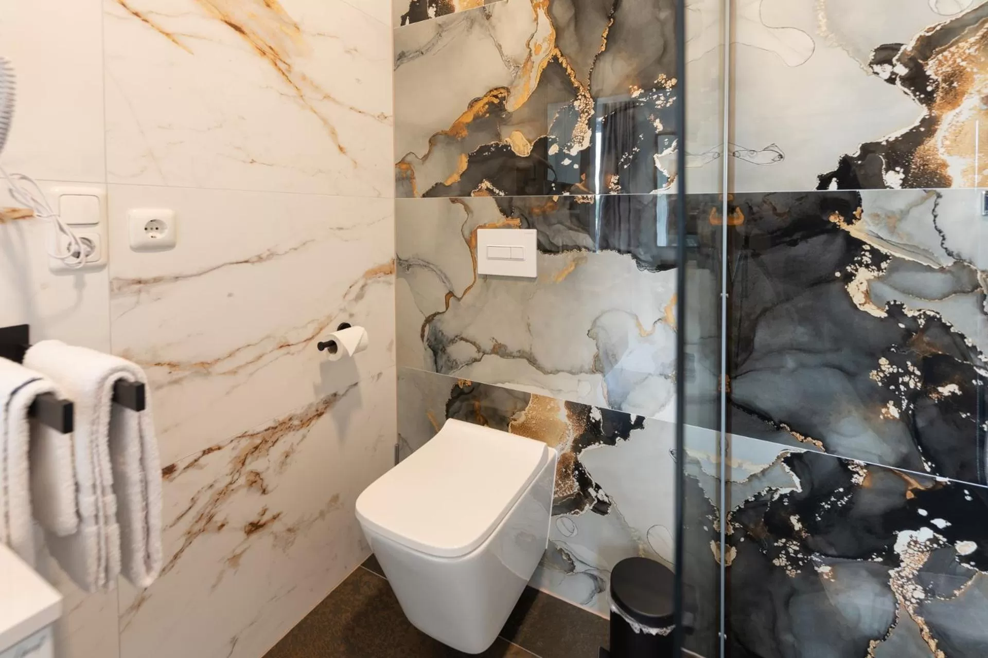 Shower in Hotel & Restaurant Sparta