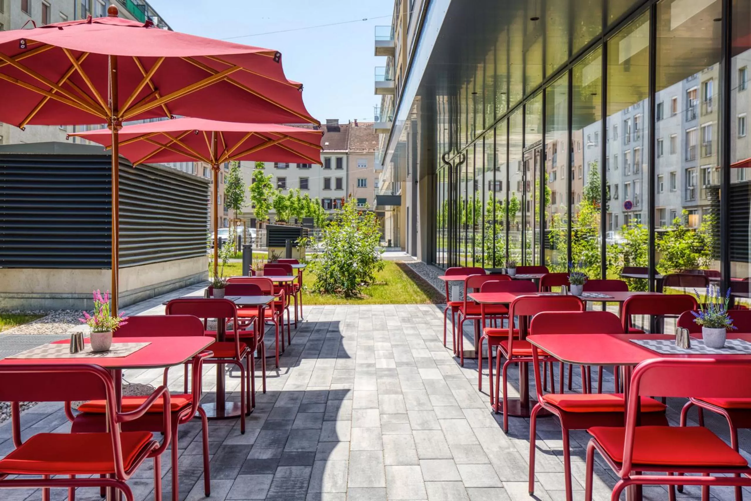 Restaurant/places to eat in IntercityHotel Graz