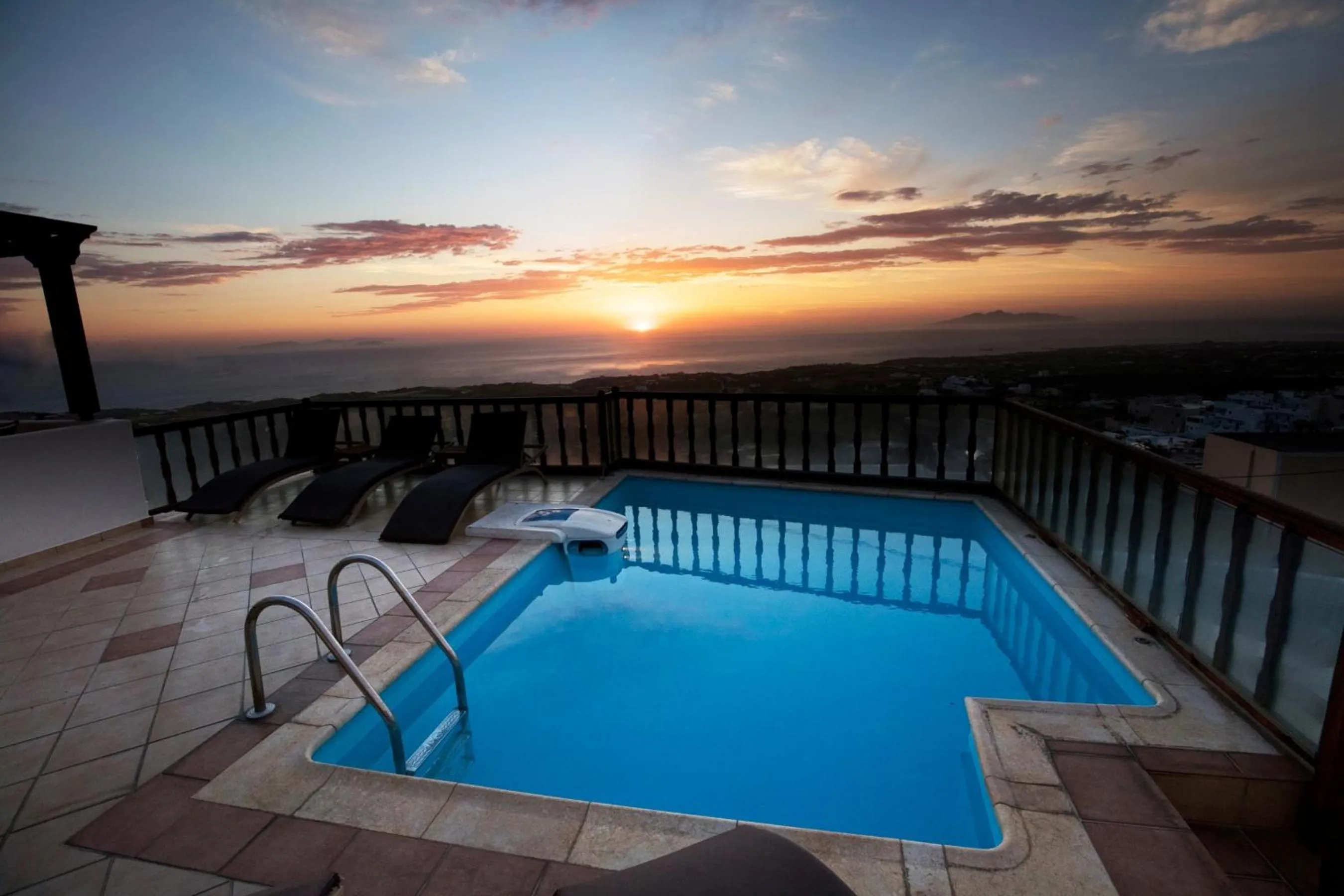 Swimming pool in Amerisa Suites & Villa