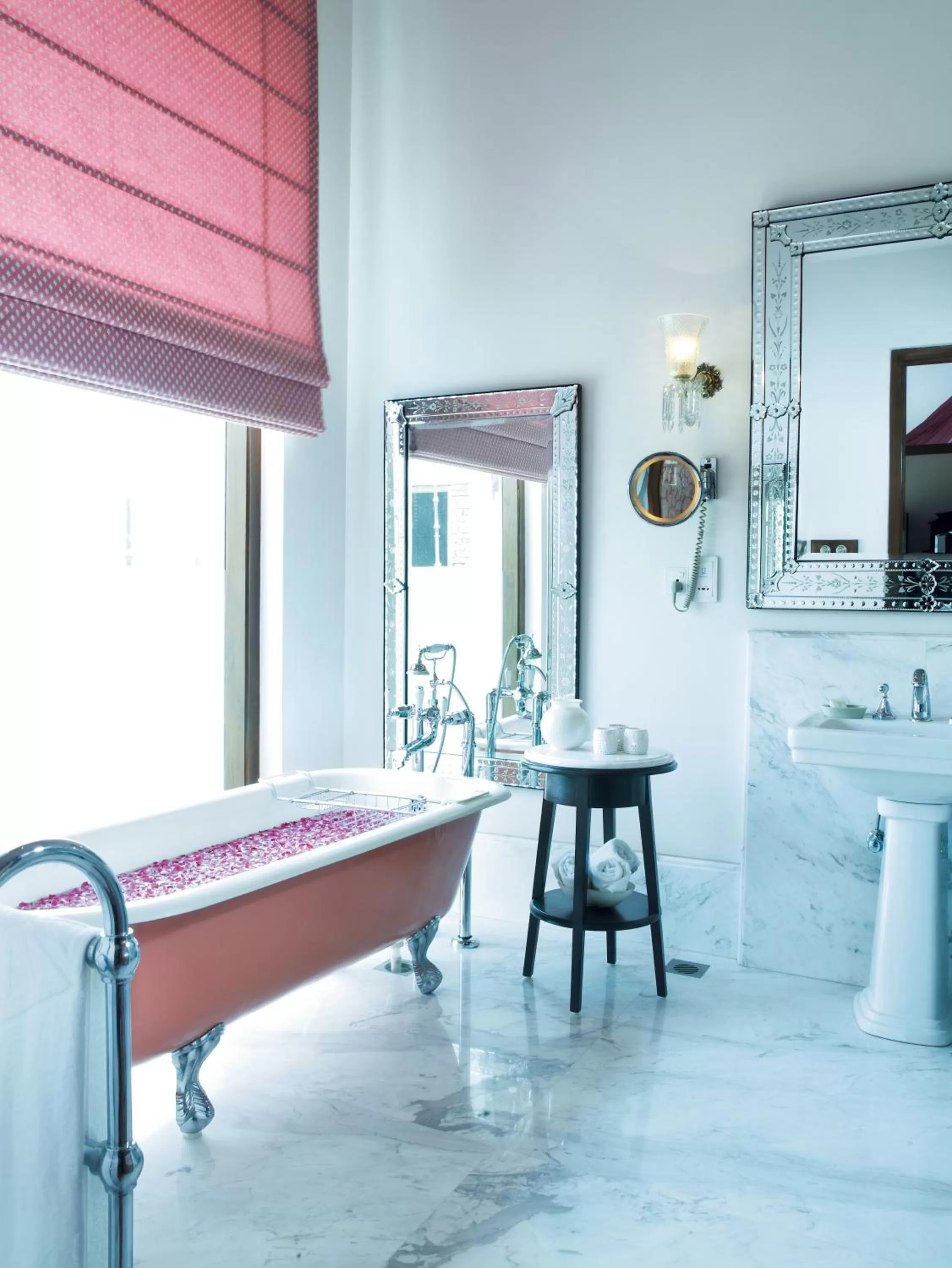 Bathroom in Taj Nadesar Palace