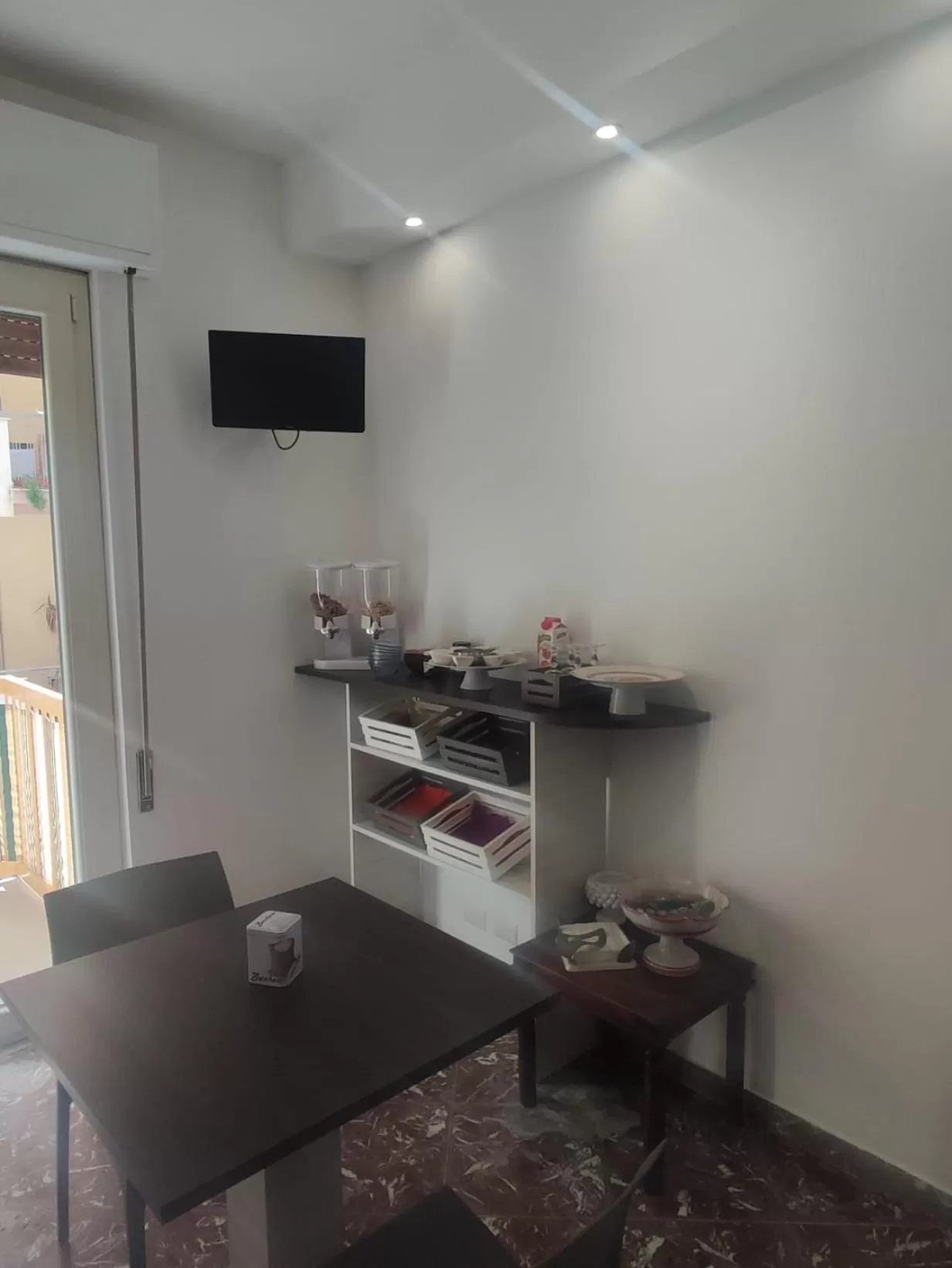 Dining area in B&b Cefalù