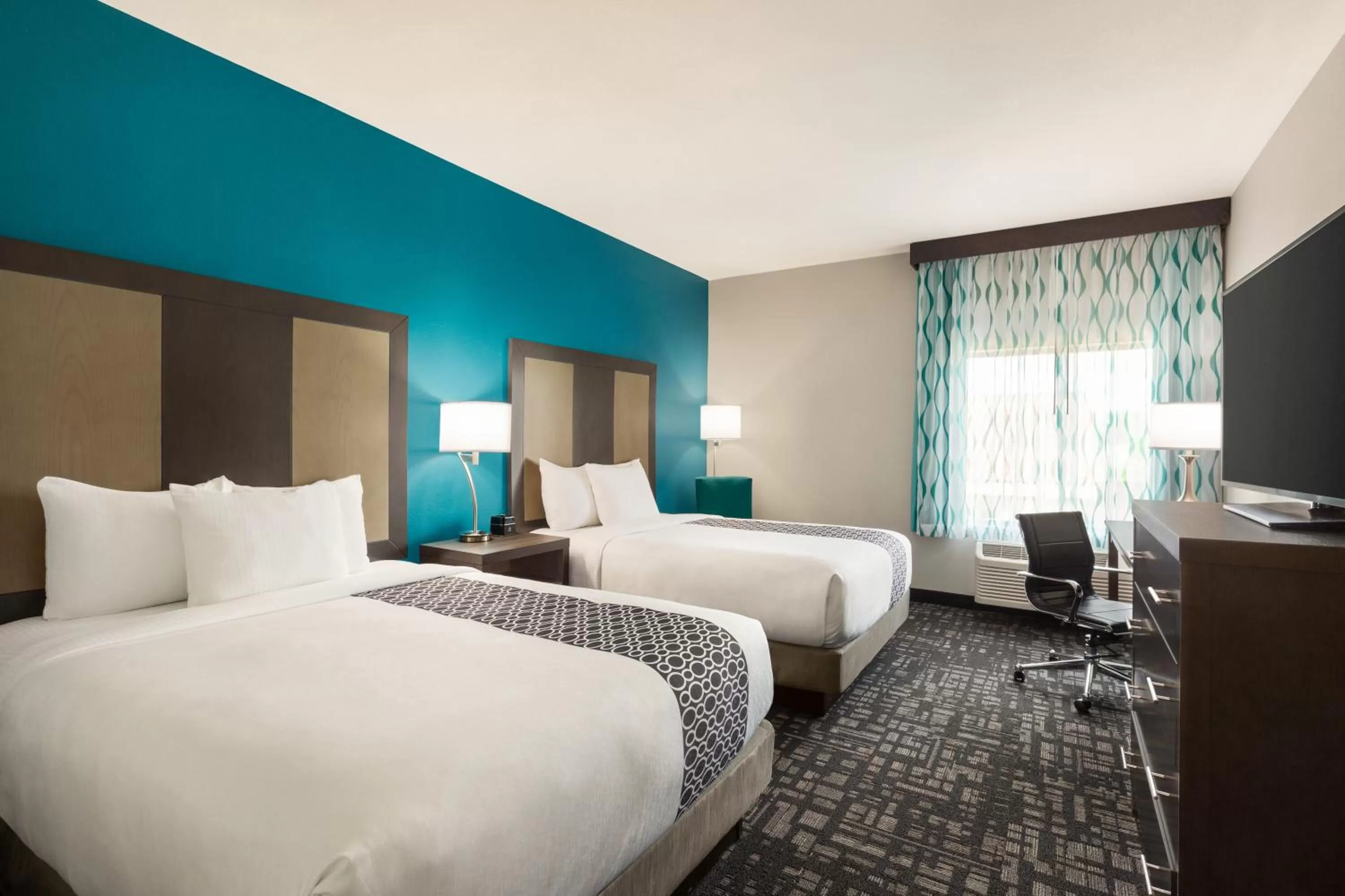 Photo of the whole room, Bed in La Quinta by Wyndham Gainesville