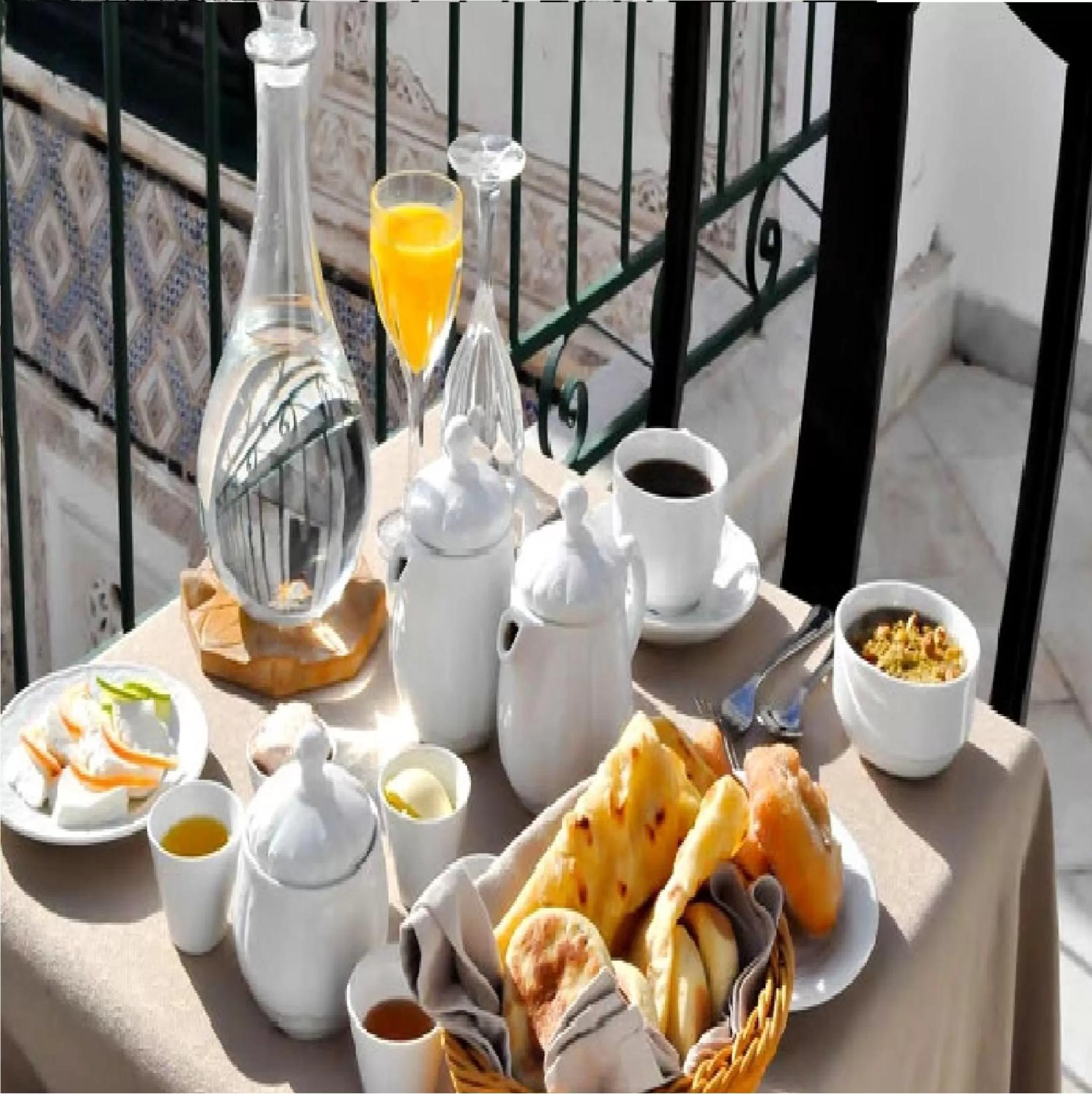 Food and drinks in Palais Bayram