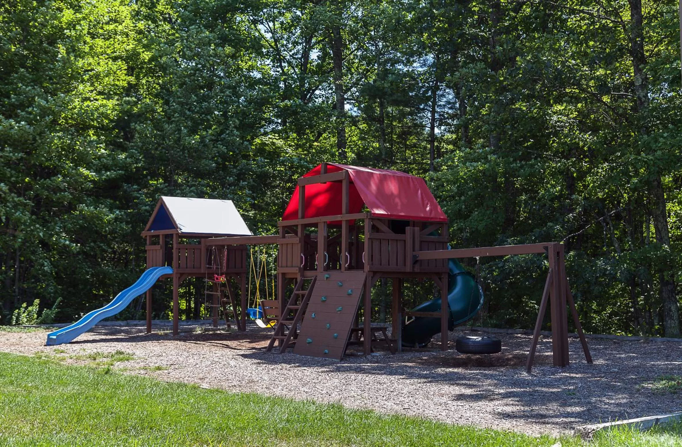 Children play ground in Fox Ridge Resort