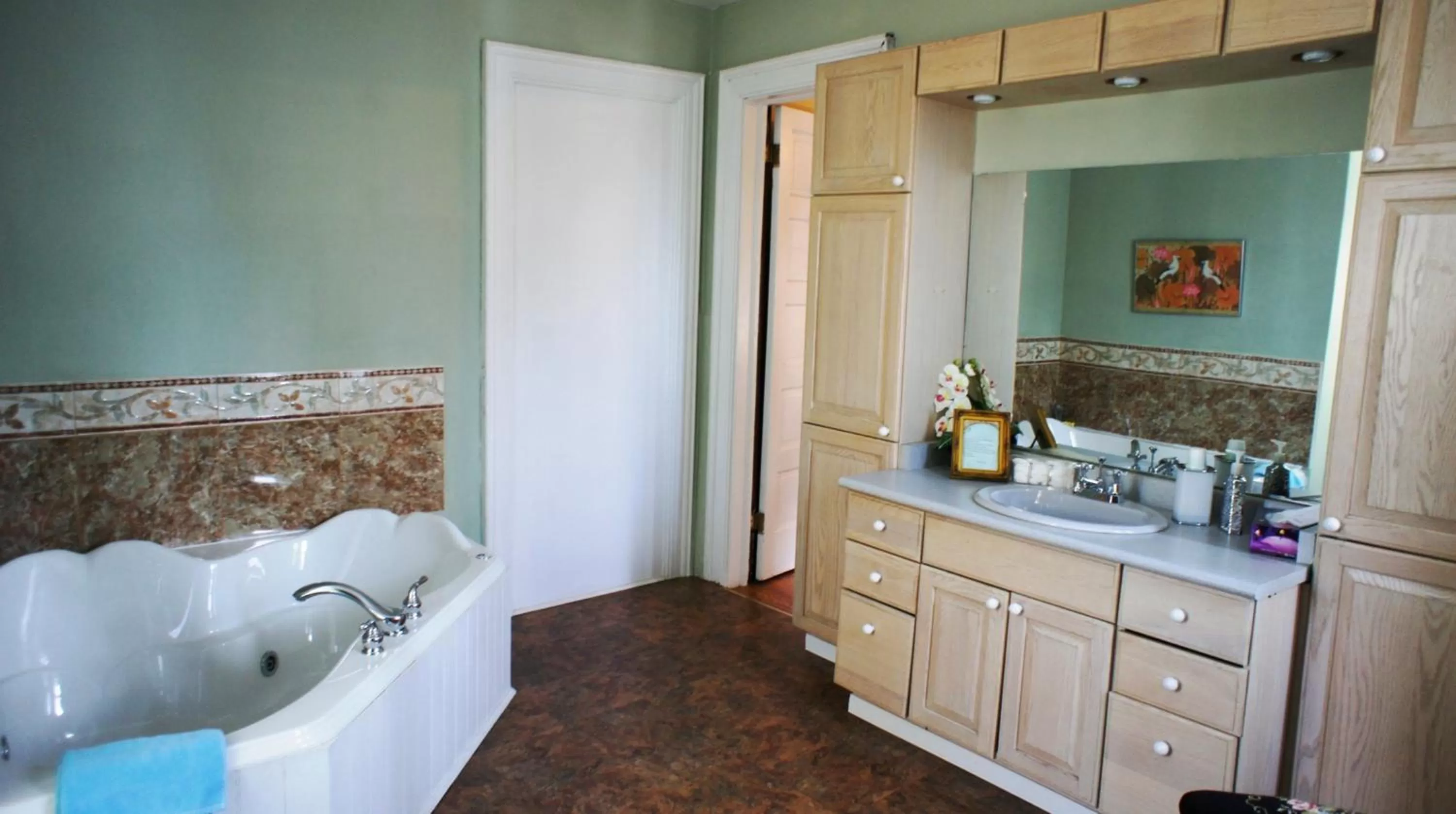 Bathroom in A Night to Remember B & B