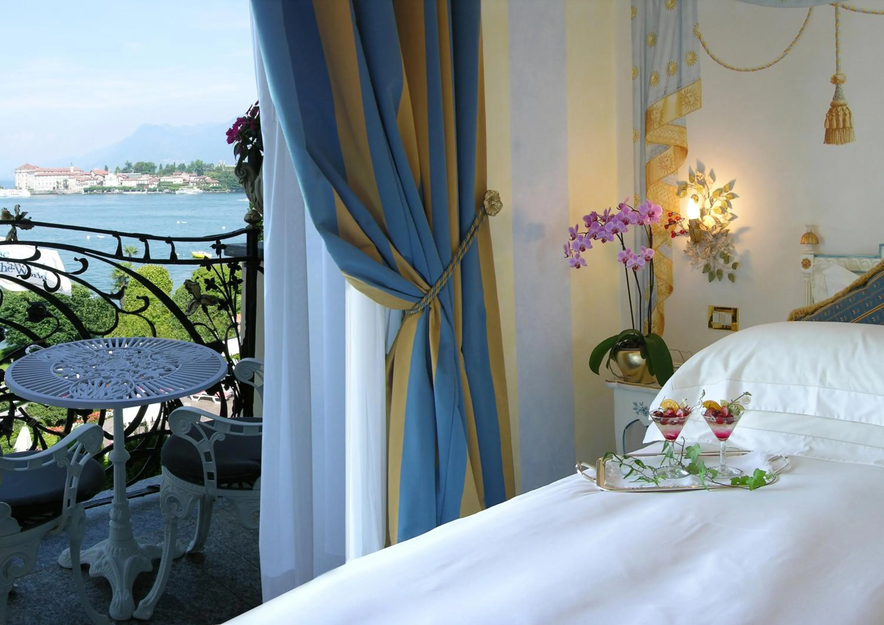 Bed in Villa e Palazzo Aminta - A Leading Hotel of The World