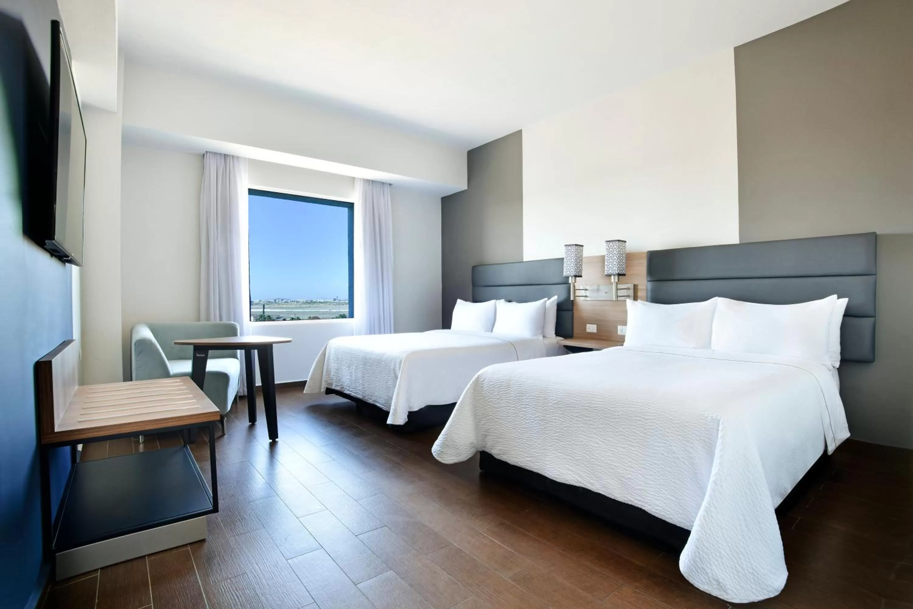 Photo of the whole room, Bed in Fiesta Inn Tijuana Otay Aeropuerto