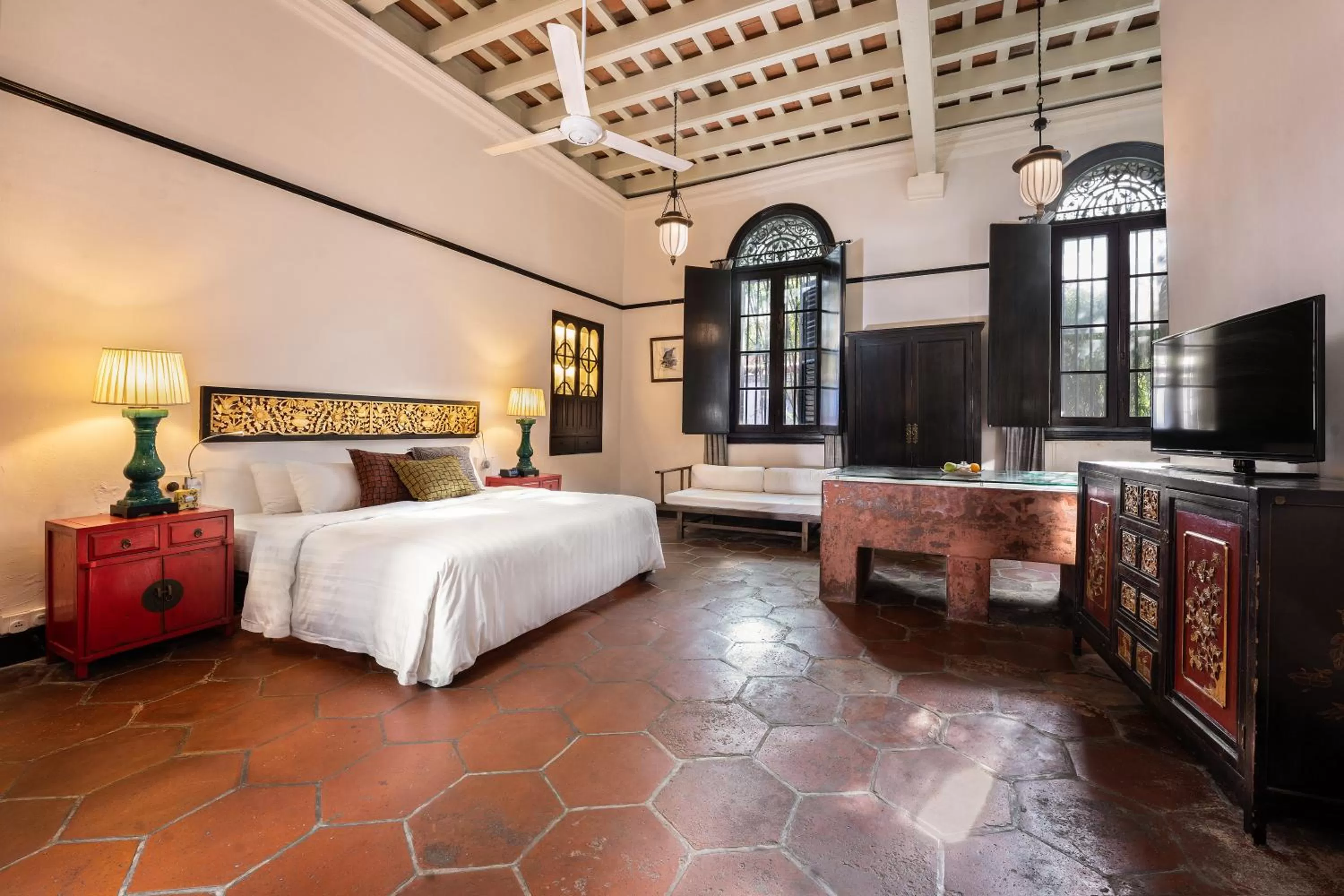 Photo of the whole room, Bed in Cheong Fatt Tze - The Blue Mansion