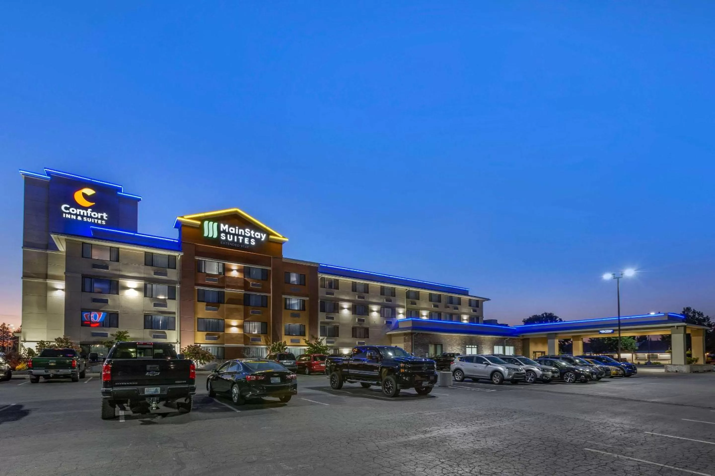 Property building in Comfort Inn & Suites Coeur d'Alene