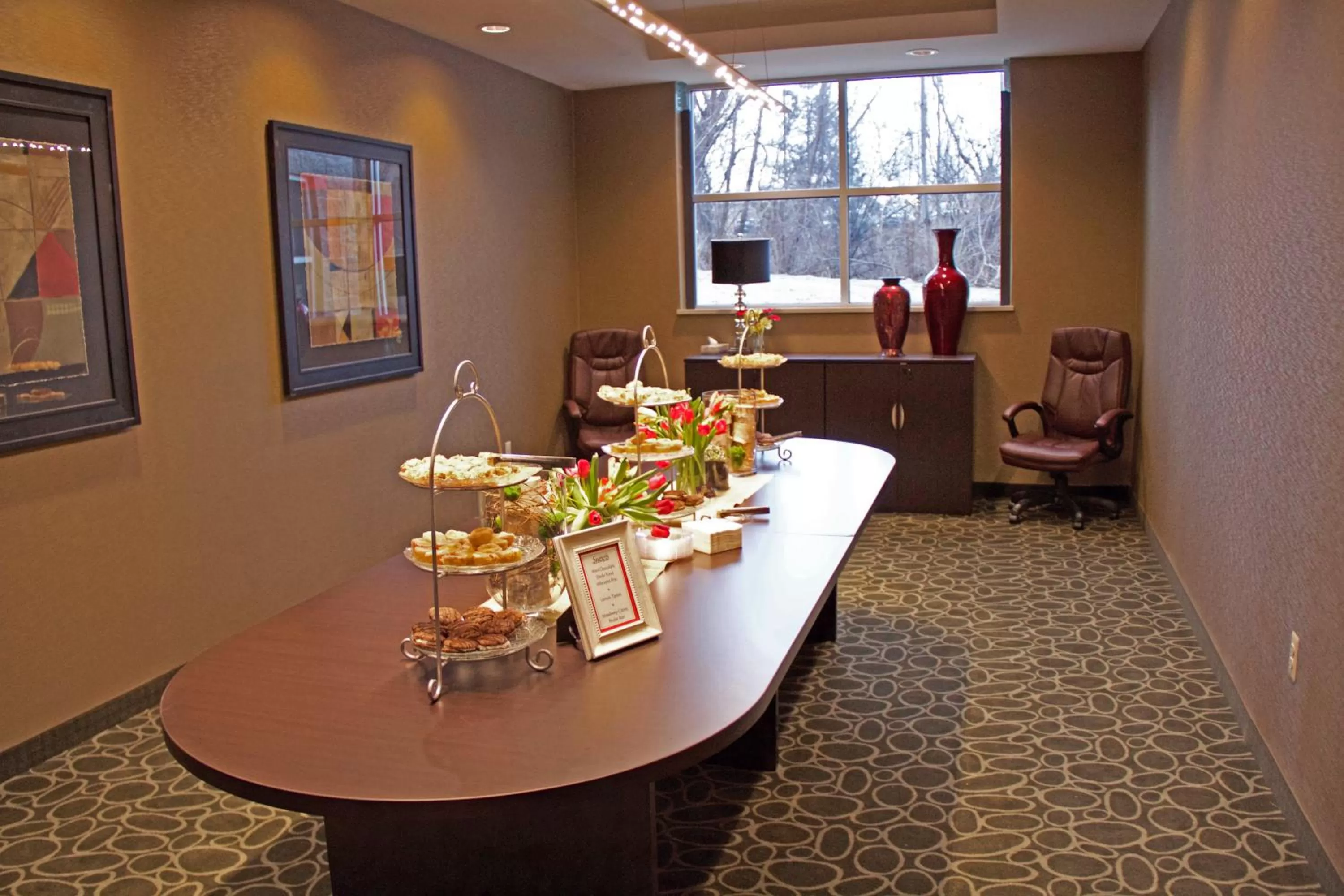 Meeting/conference room in Holiday Inn Express & Suites Plymouth - Ann Arbor Area by IHG