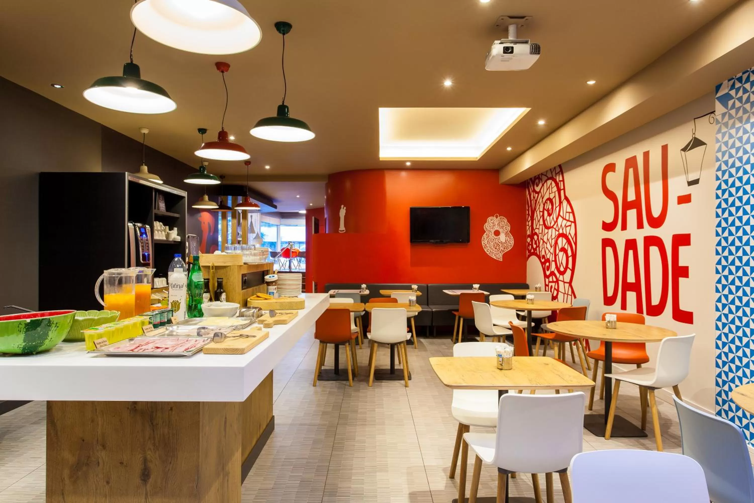 Restaurant/places to eat in Hotel ibis Lisboa Liberdade