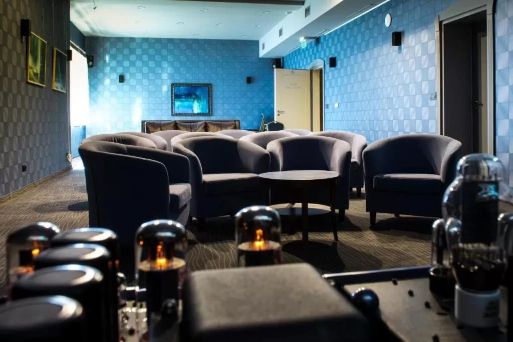 Communal lounge/ TV room in Bossa Nova Silence & Boutique Hotel