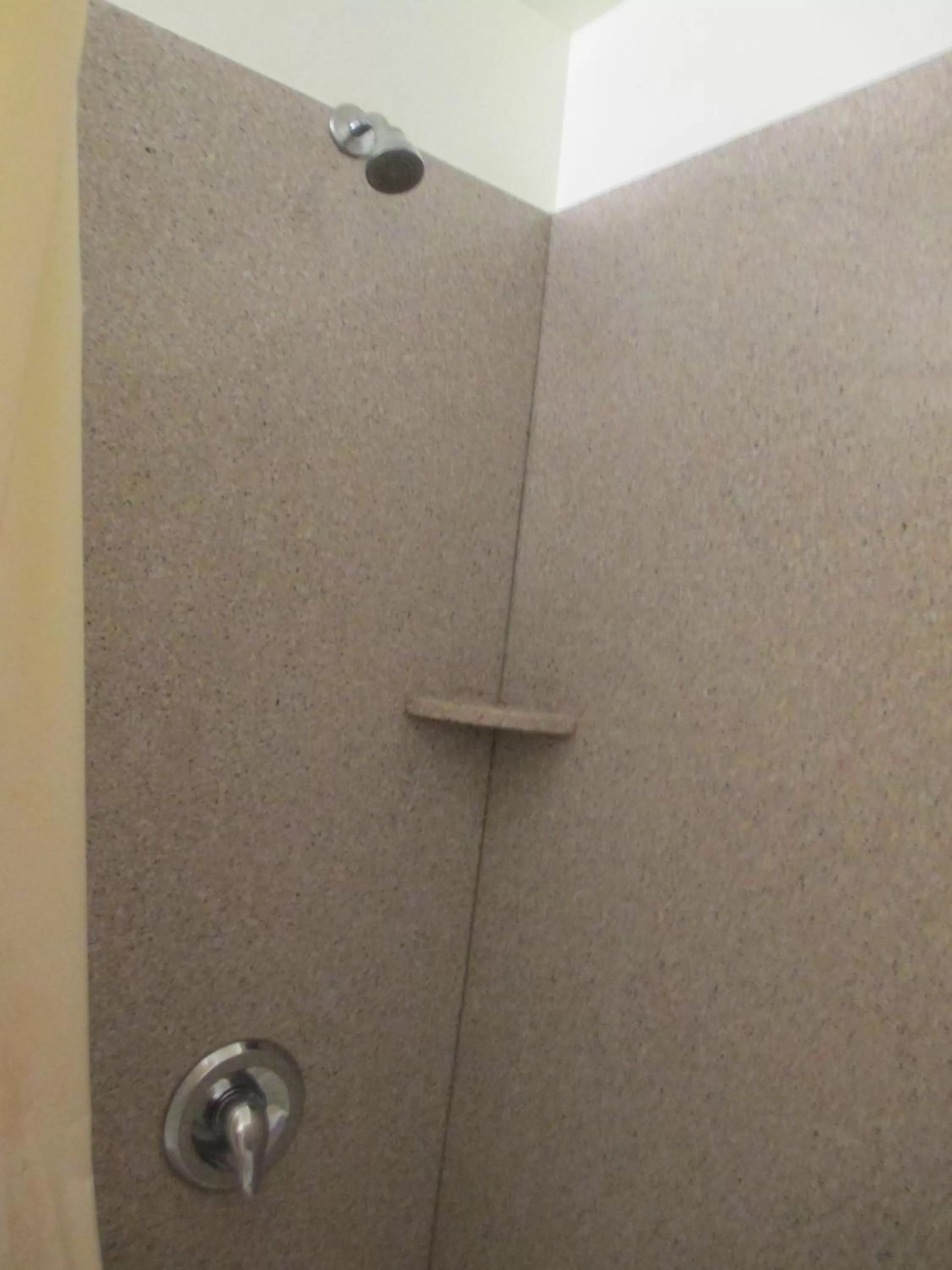 Bathroom in Regal Inn Chicago O'Hare - Franklin Park