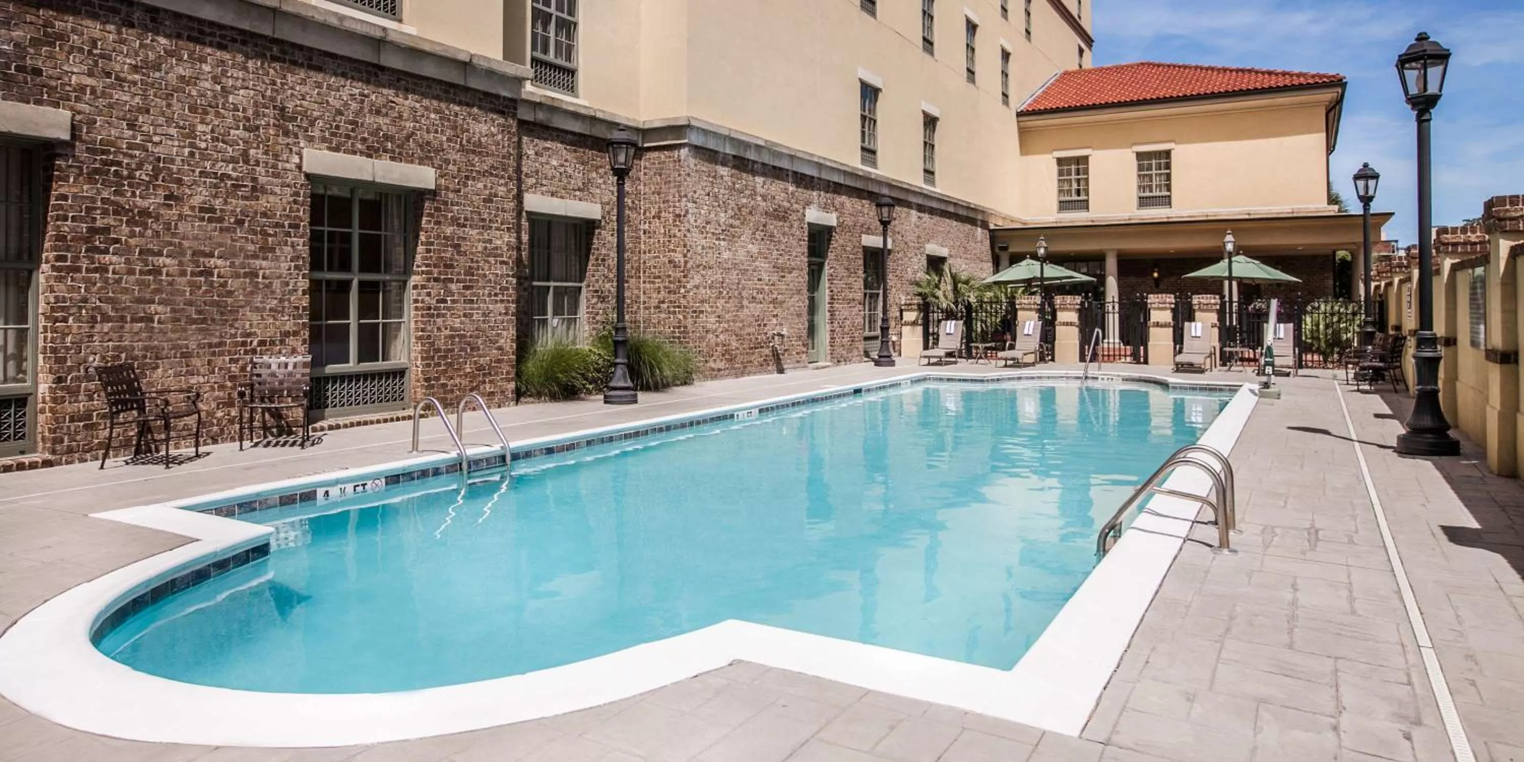 Pool view in Hampton Inn & Suites Savannah Historic District