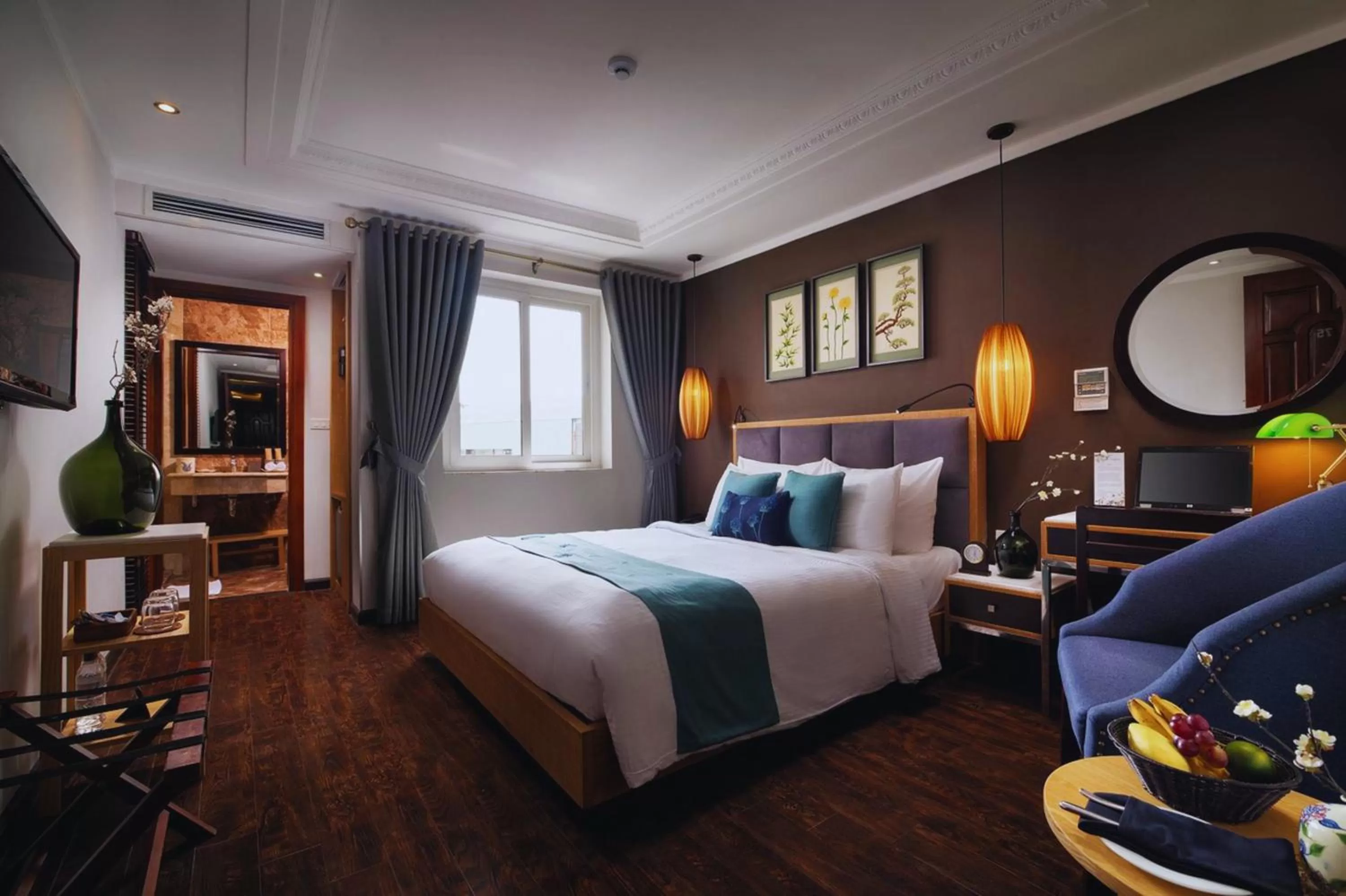 Photo of the whole room, Bed in Hotel Emerald Waters Classy