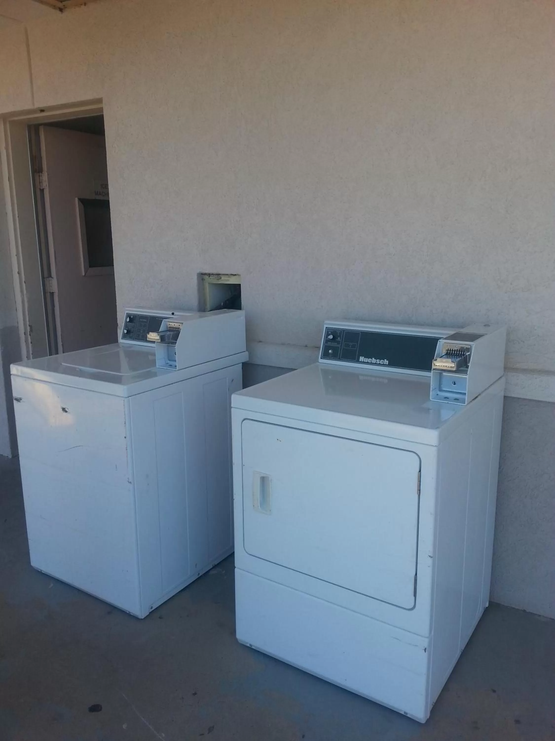 Area and facilities in Budget Inn