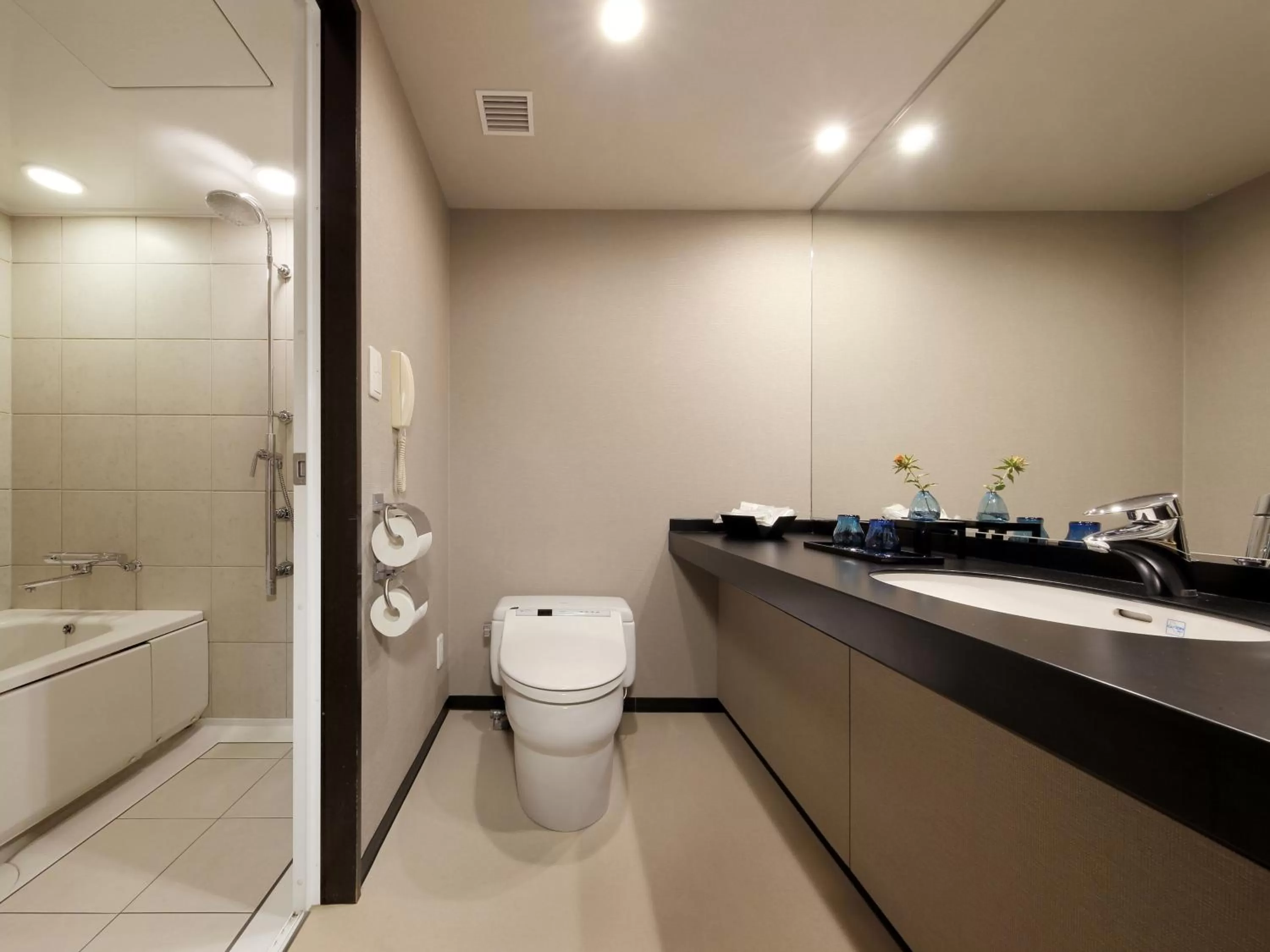 Shower in Hotel Metropolitan Yamagata