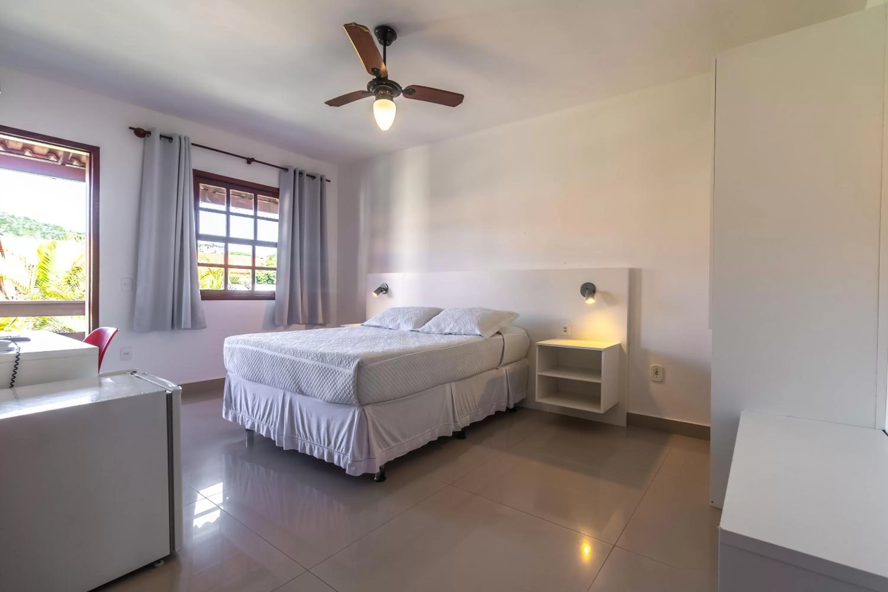 Photo of the whole room, Bed in Pousada do Timoneiro