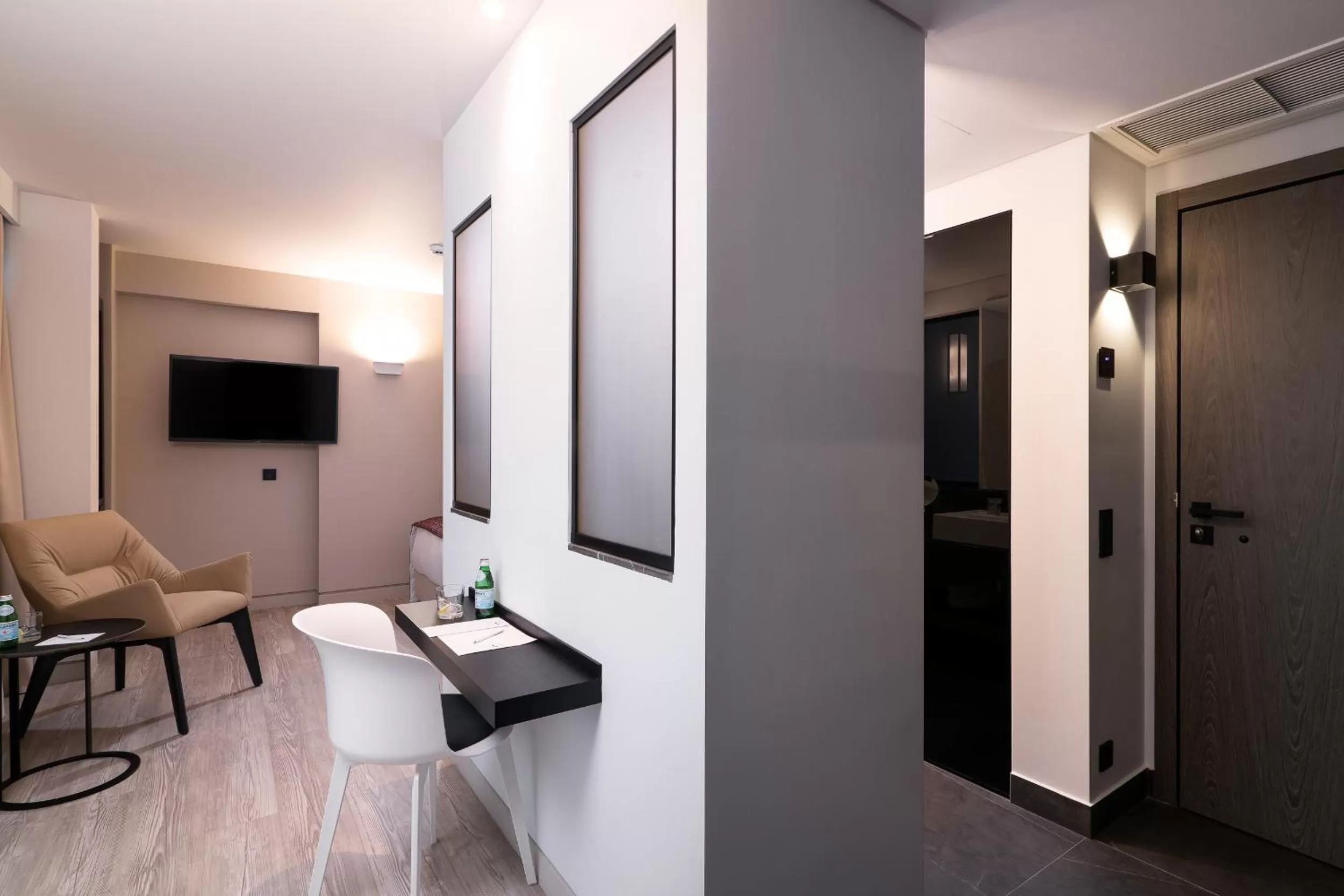 Seating area in S Hotel Boutique Thessaloniki