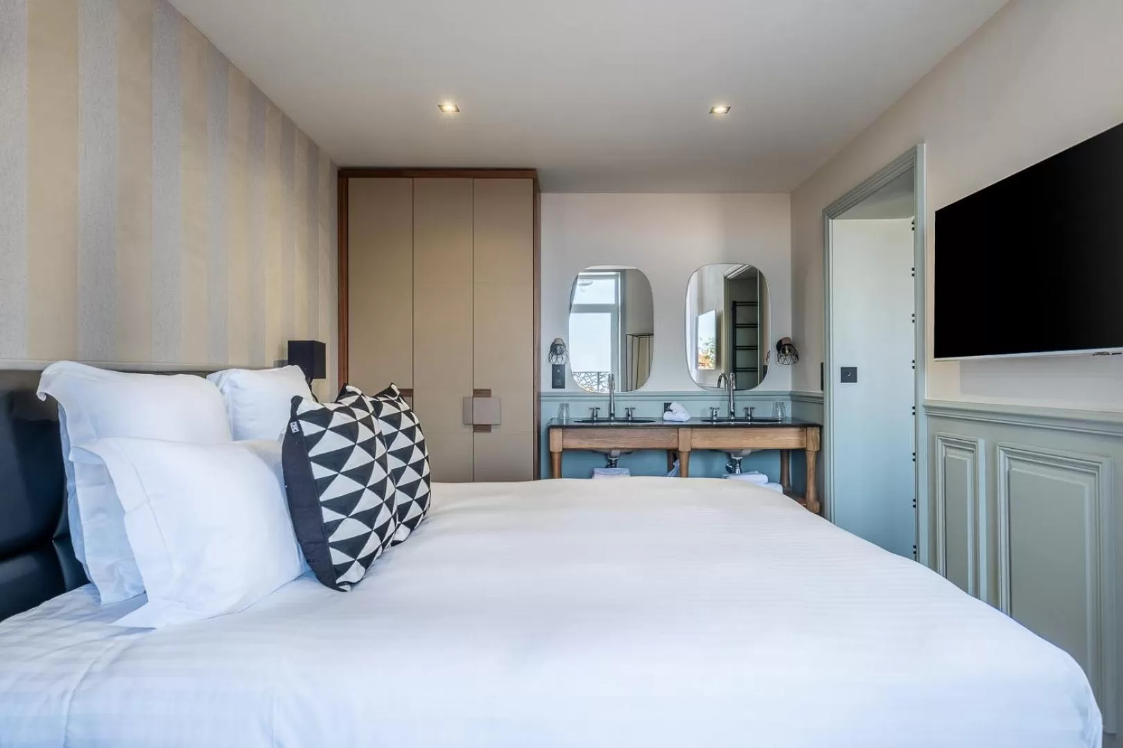 Photo of the whole room, Bed in Le Boutique Hotel & Spa