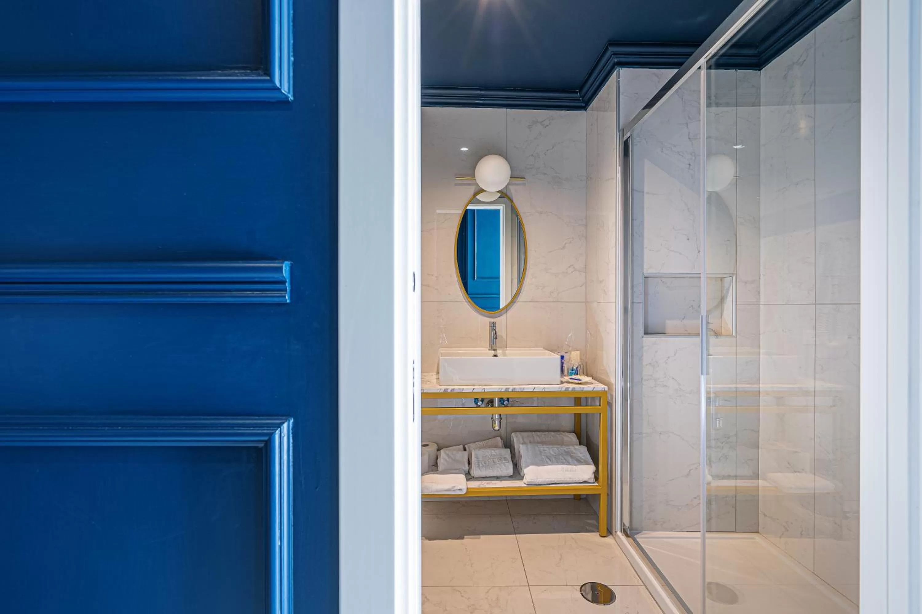 Bathroom in Hotel Mary