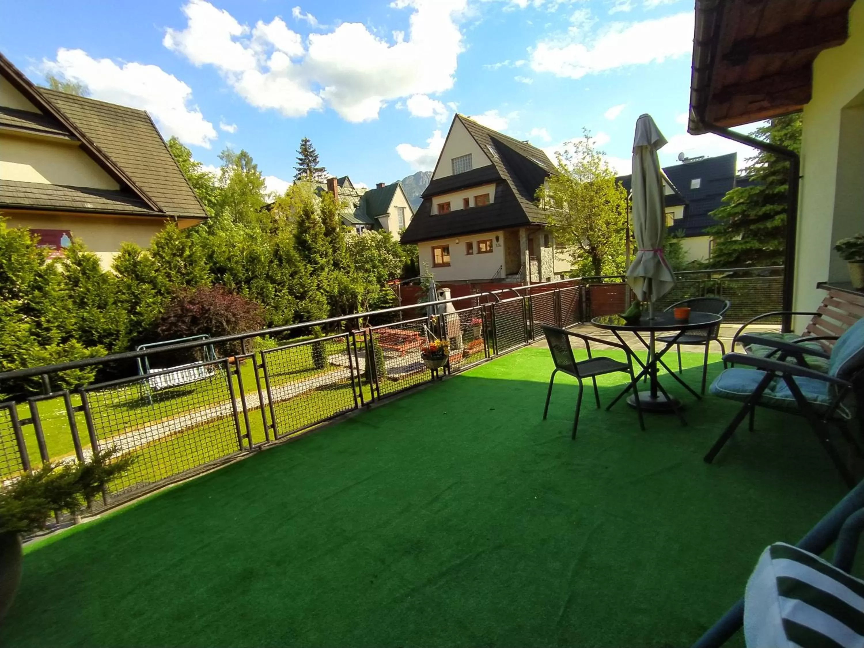 Garden in Willa Mozaika