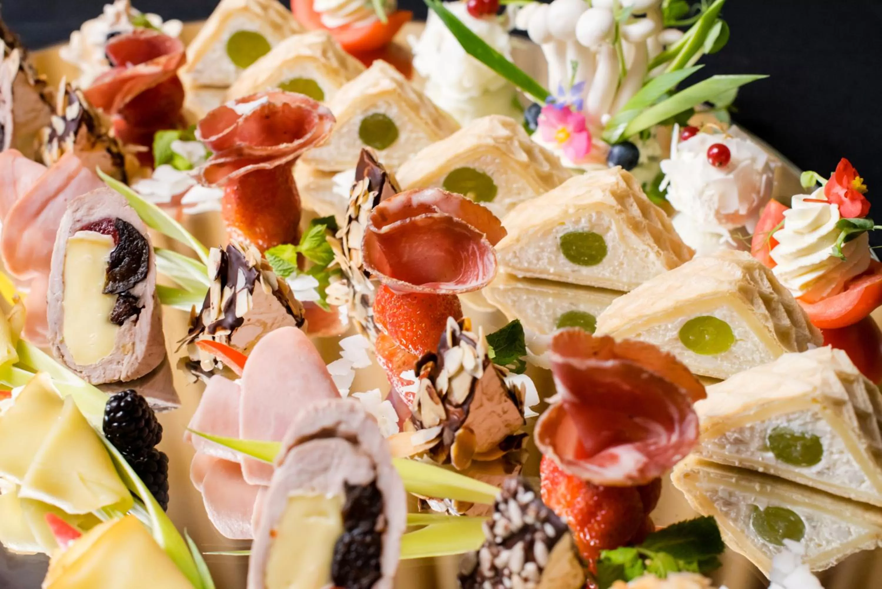 Restaurant/places to eat in Hotel Oxford By TimHotels