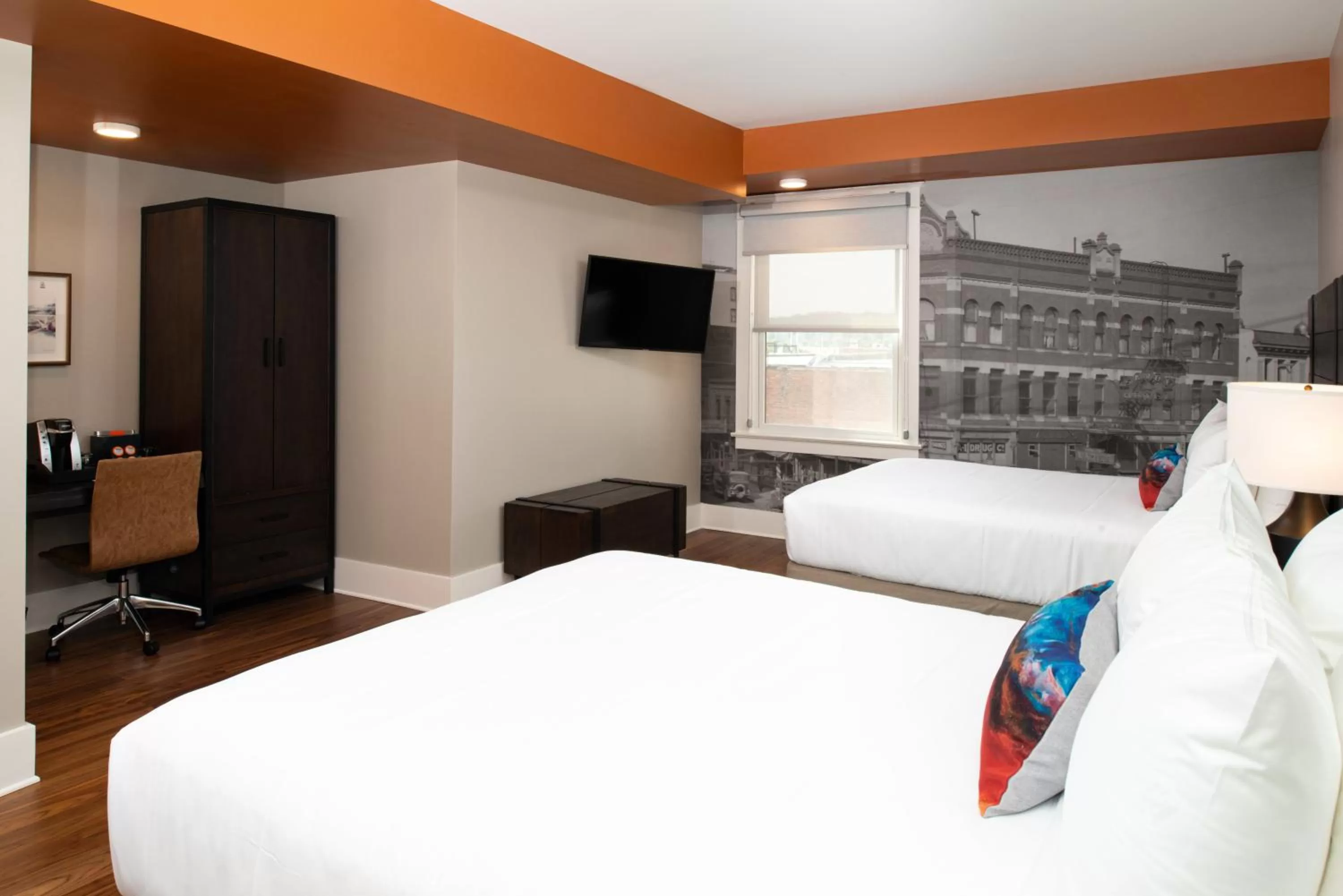 Photo of the whole room, Bed in Hotel Indigo Spokane Downtown by IHG